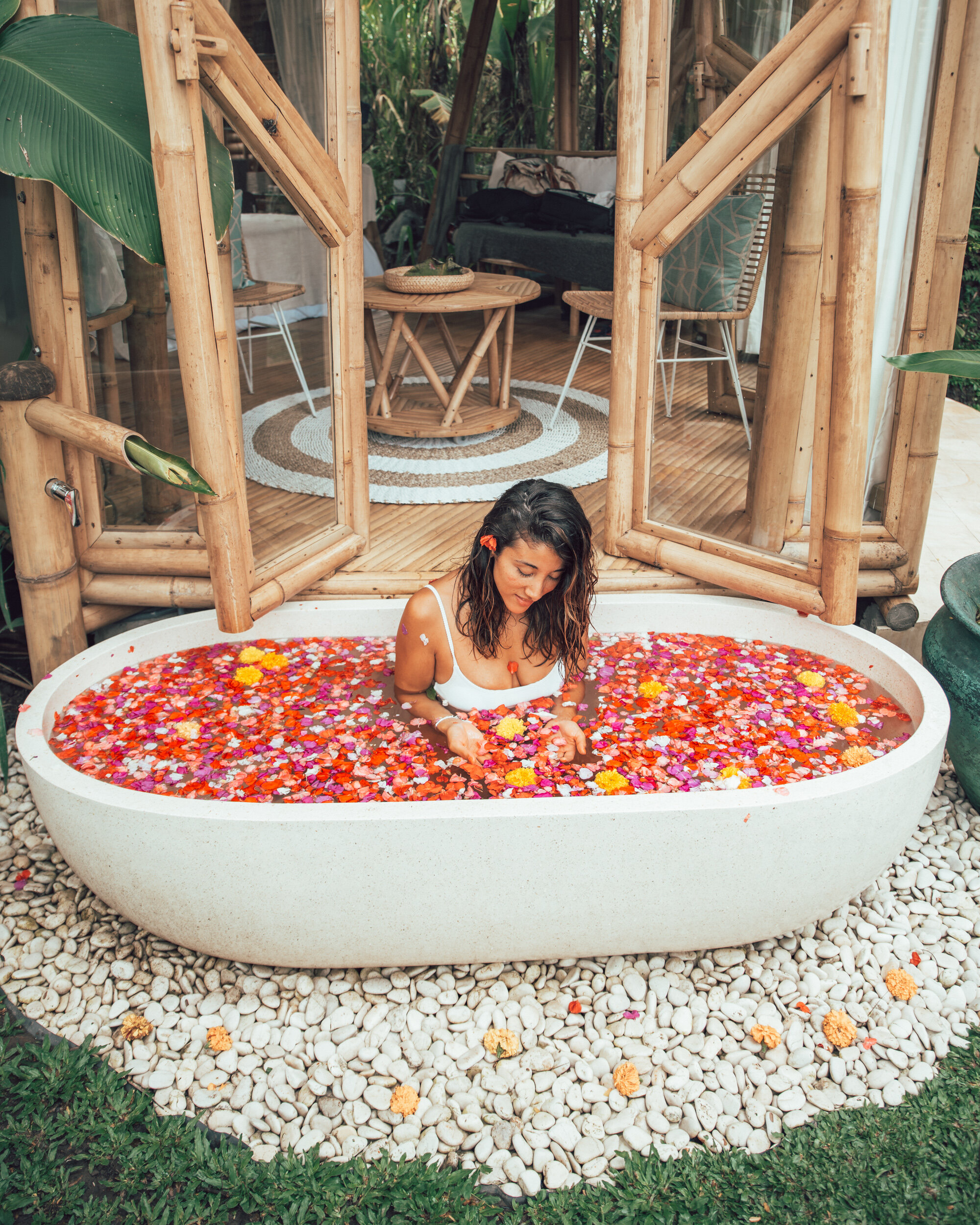 Hideout Flower Bath