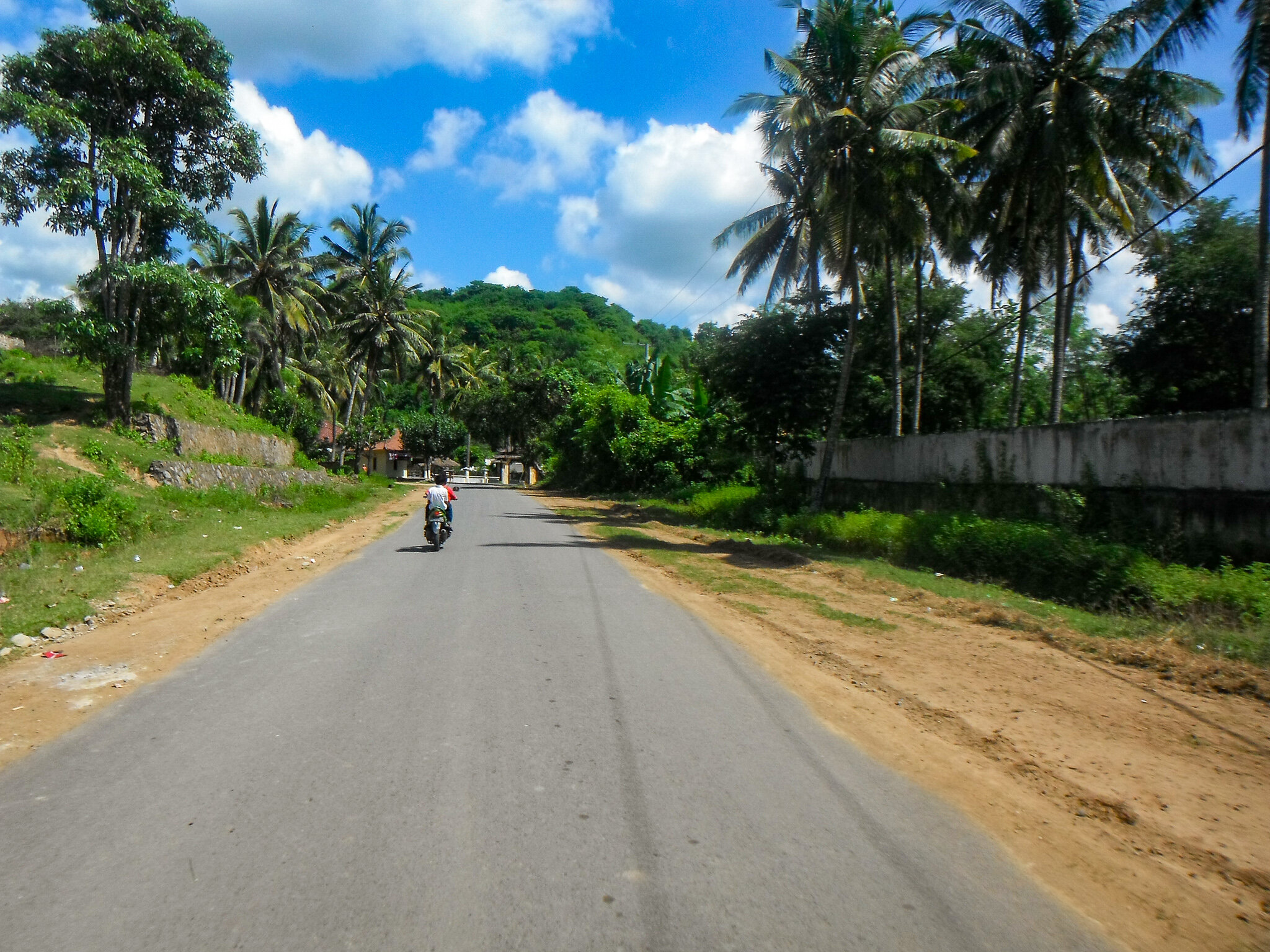  Lombok 