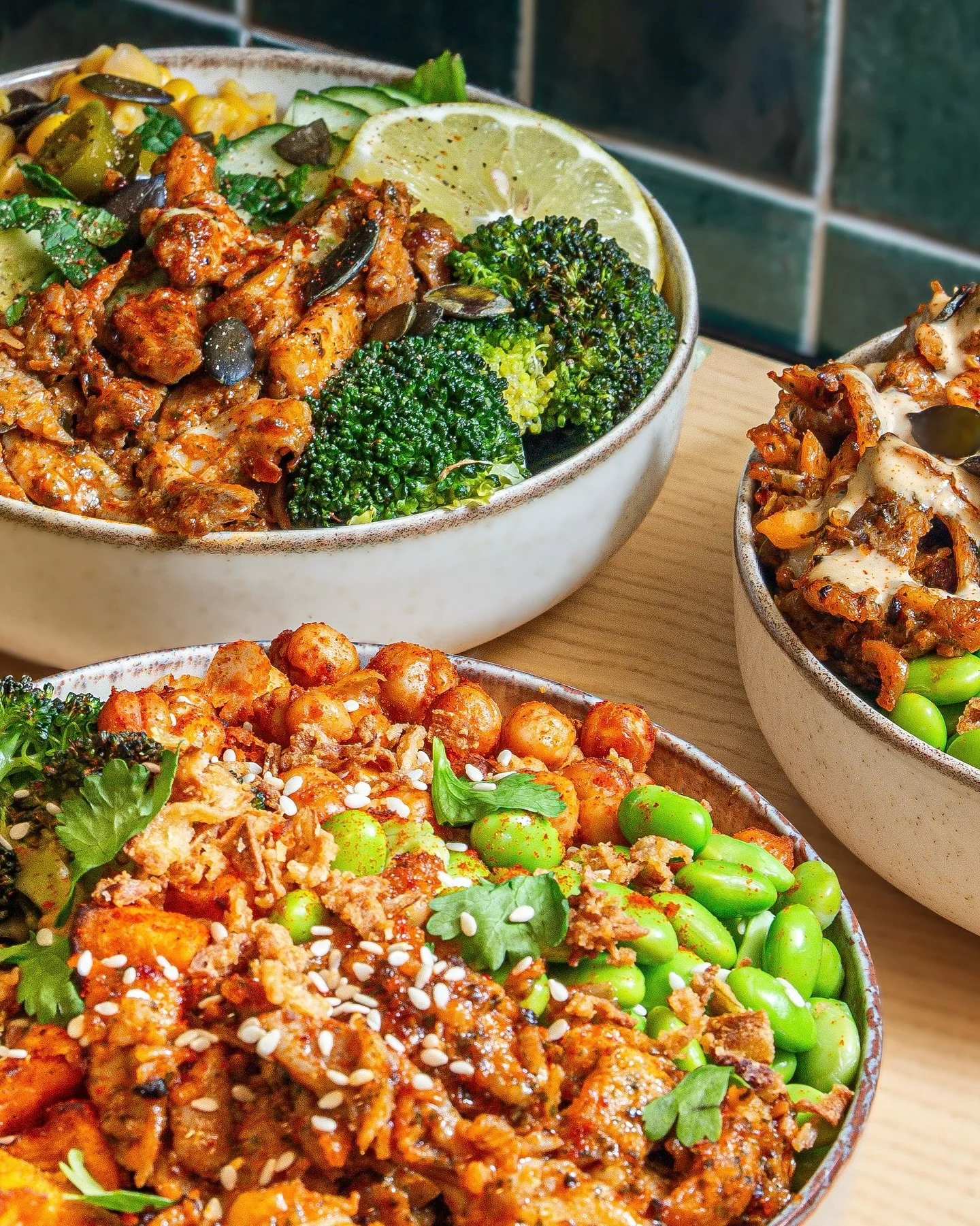 plant-based at heart &mdash; with a flex.

our flexitarian favorites just hit different.

🍗 chicken-gyros gains
50g+ protein powered by organic chicken gyros, smoky chickpeas, edamame &amp; roasted veggies. creamy tahini on top.

🥬 carb-conscious c