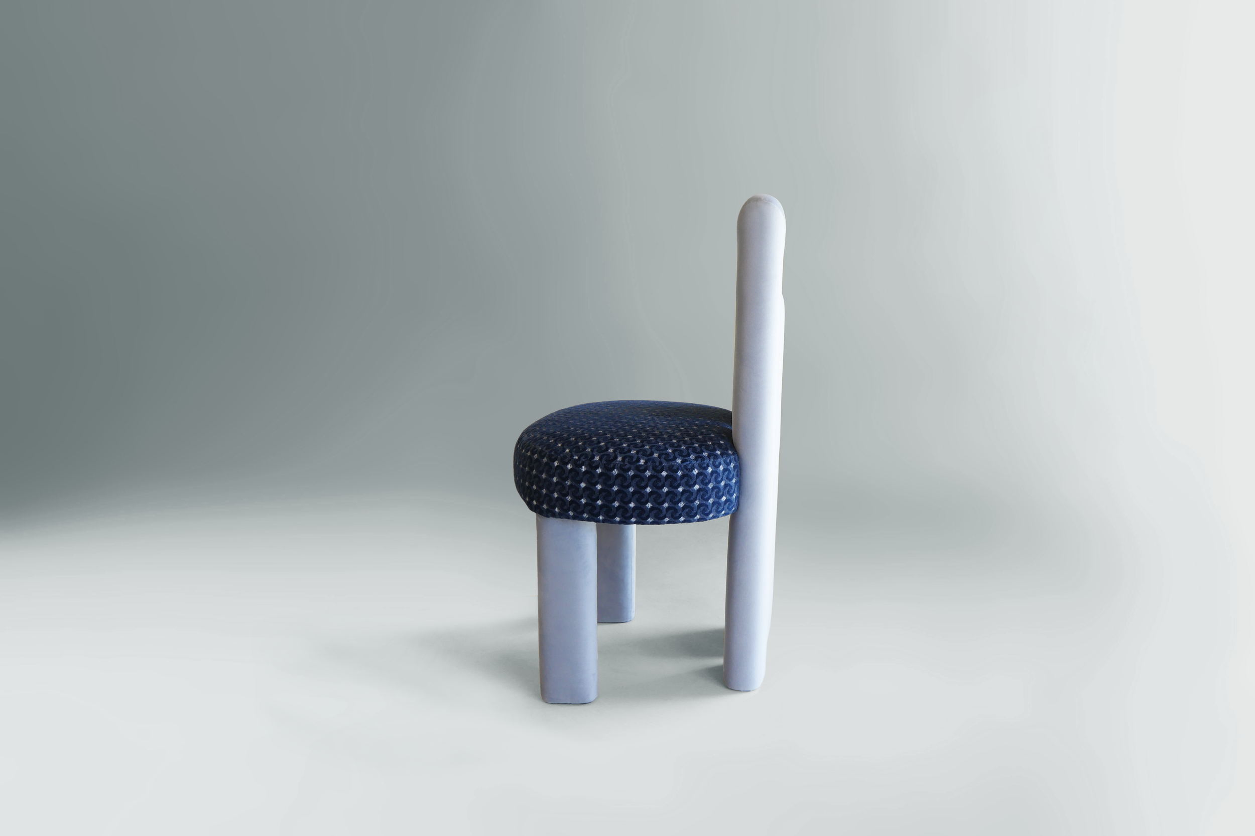 1994 chair Dovain Studio by Sergio Prieto_side view.png