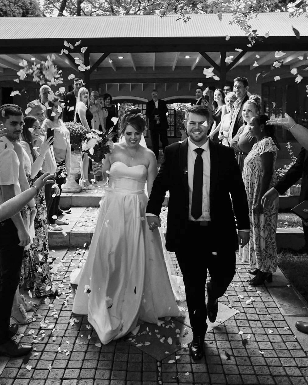 A few more from the lovely wedding of Christin &amp; Dillon. 

I still love wedding photos in black and white. It's just classic in my opinion. 

@christin_jade

#weddingphotographer
#weddingphotos
#weddingphotography
#brideandgroom 
#couplesphotogra