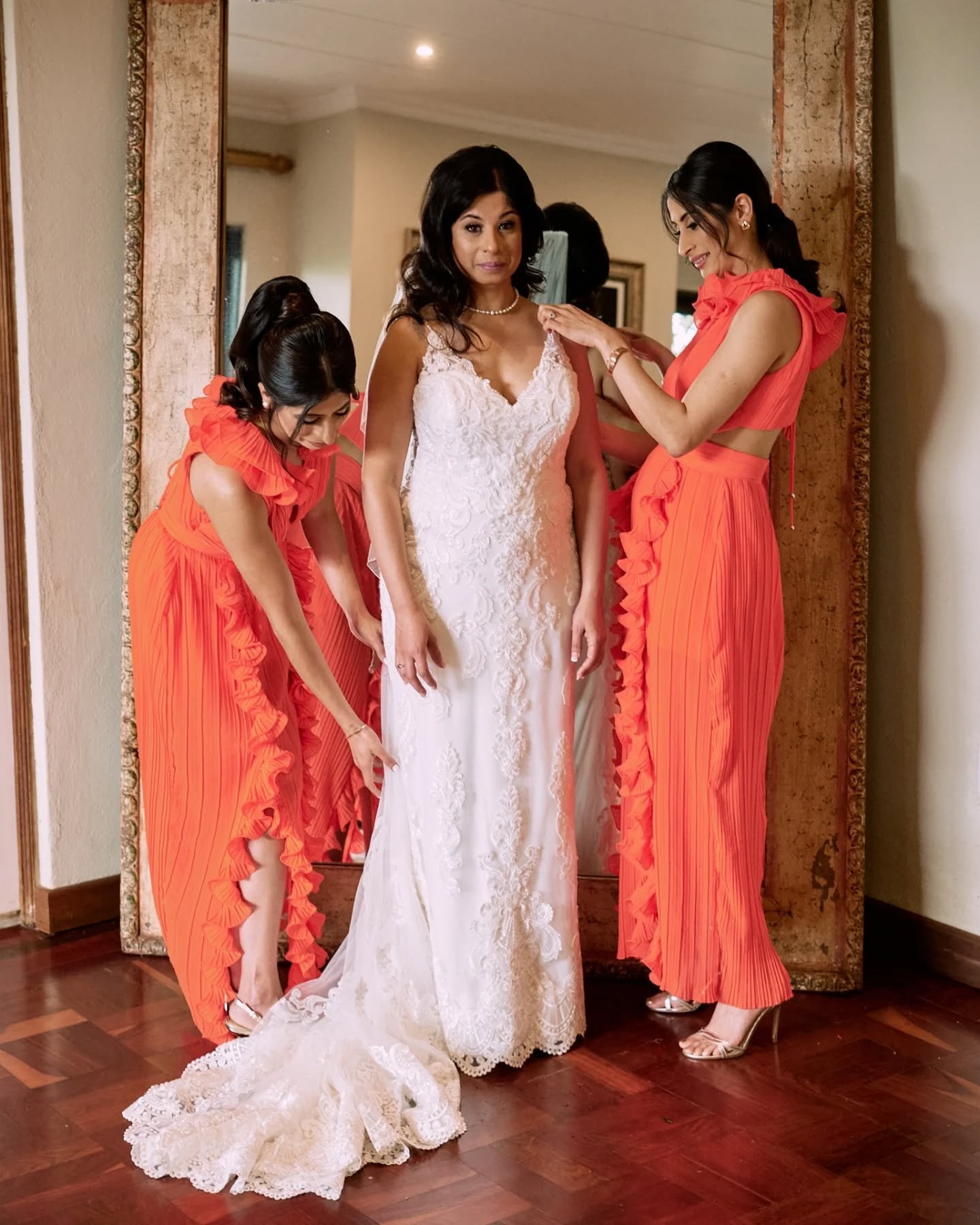 A few sneak peeks from the wonderful wedding of Darshana &amp; Imesh @redivorysa 
Stunning wedding at one of my favourite venues.

Book your 2025 or 2026 wedding before the end of May and save. 

@dchampaneri82
@imeshjoshi