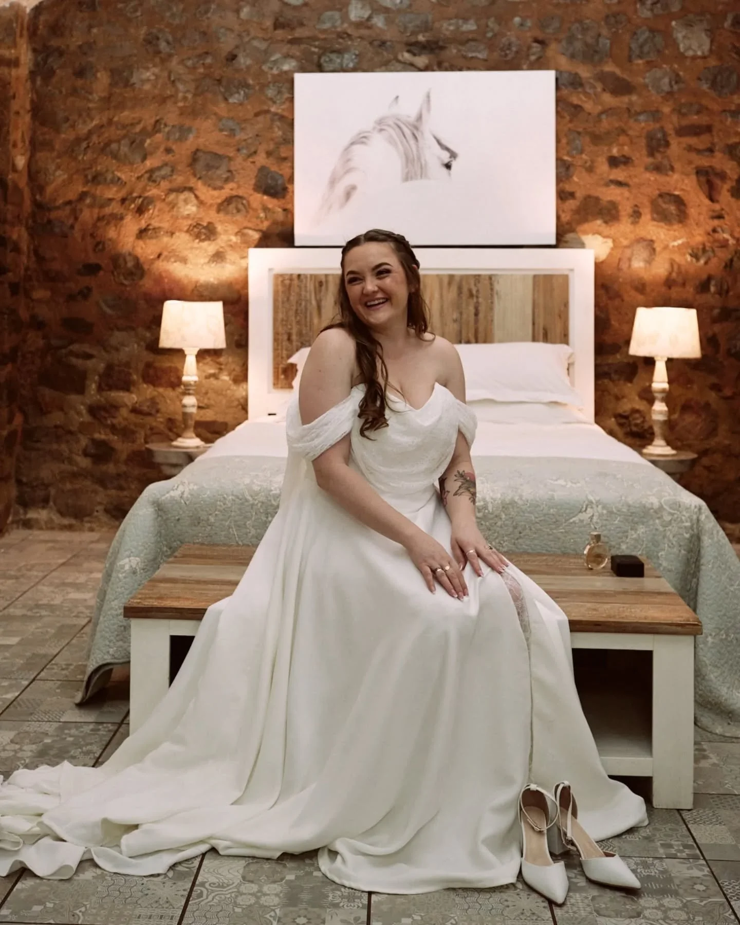 Lovely Shannon with her bridesmaids, getting ready. 

@shan_bean

#brideprep 
#bridesmaids 
#bridetobe 
#WeddingPhotographySA 
#johannesburgweddingphotographer