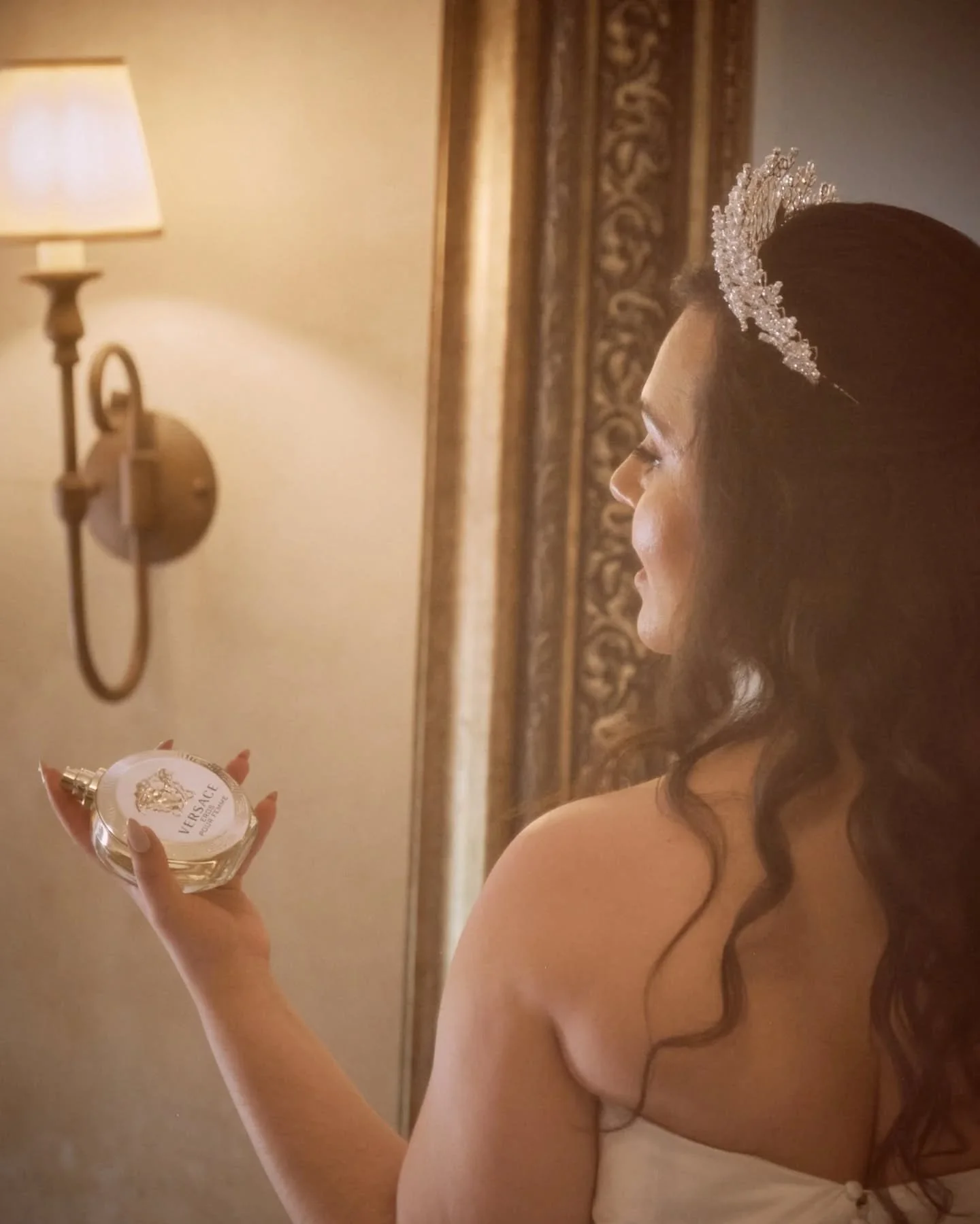 Marlene &amp; Lee got married @avianto_weddings_celebrations. Such a beautiful bride, with an incredible dress. 
It was a stunning wedding. 

With: @jazlyn_sugden

#brideprep 
#whitewedding 
#johannesburgweddingphotographer 
#WeddingPhotographySA