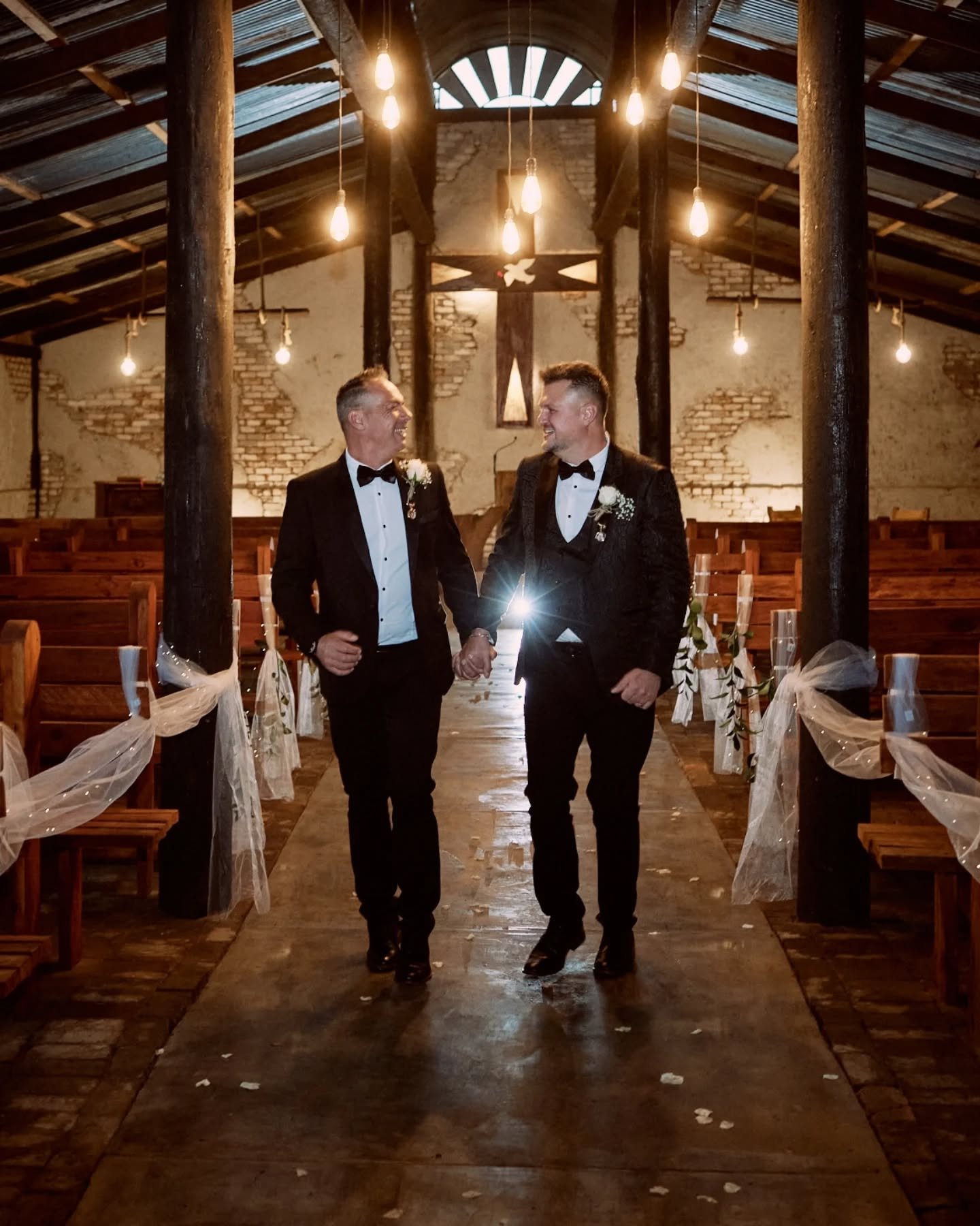 What a reception, what a party!

Buks &amp; Coenie! 

@coeniesteyn
@buksbekker

With @jazlyn_sugden

#weddingreception
#groomandgroom
#samesexweddings 
#DocumentaryWeddingPhotography