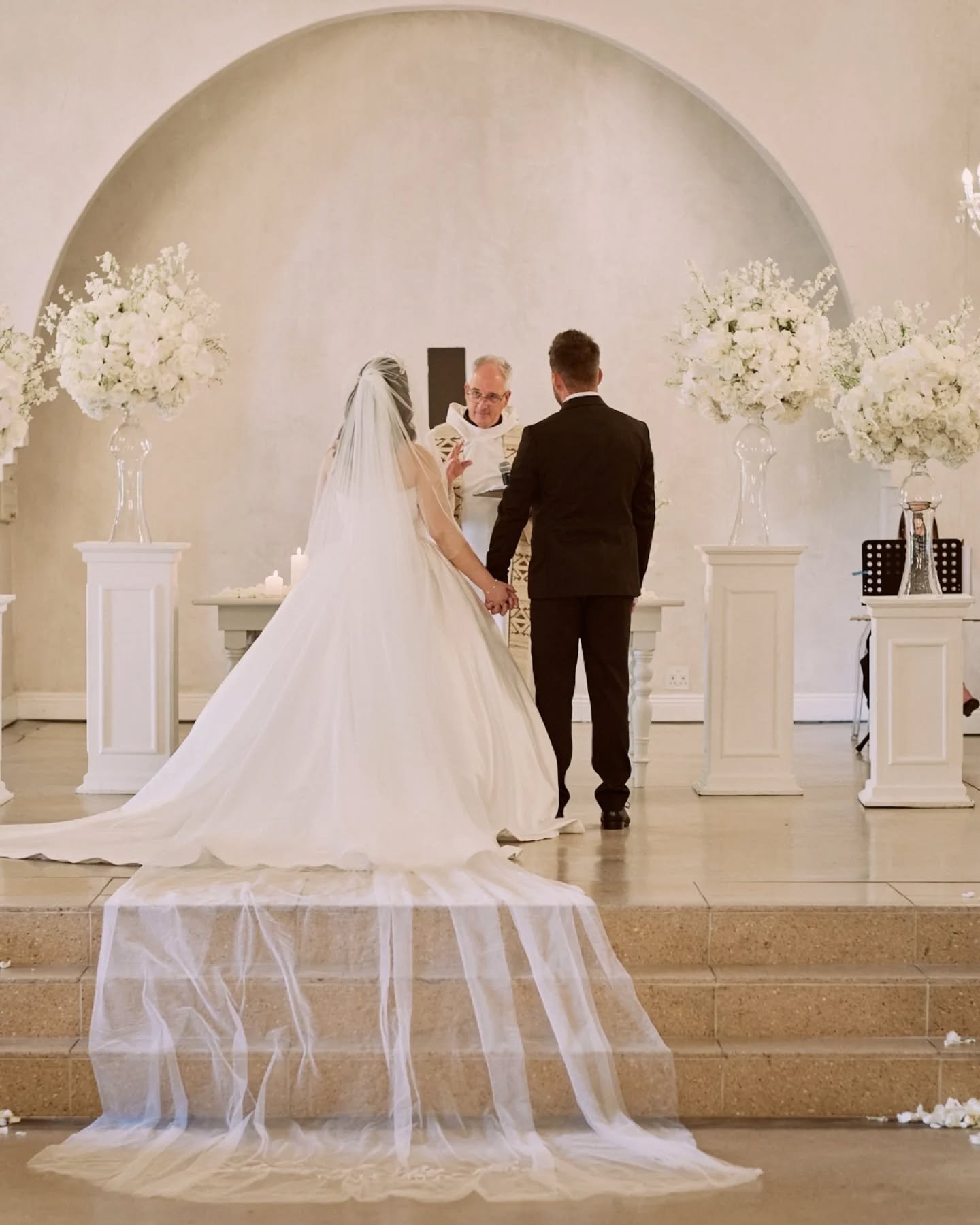 Marlene and Lee said &ldquo;I do&rdquo; in the most beautiful way. 🤍
Such an amazing ceremony, full of love and quiet, meaningful moments that made the day unforgettable.

If you&rsquo;re planning your wedding and want your ceremony captured natural