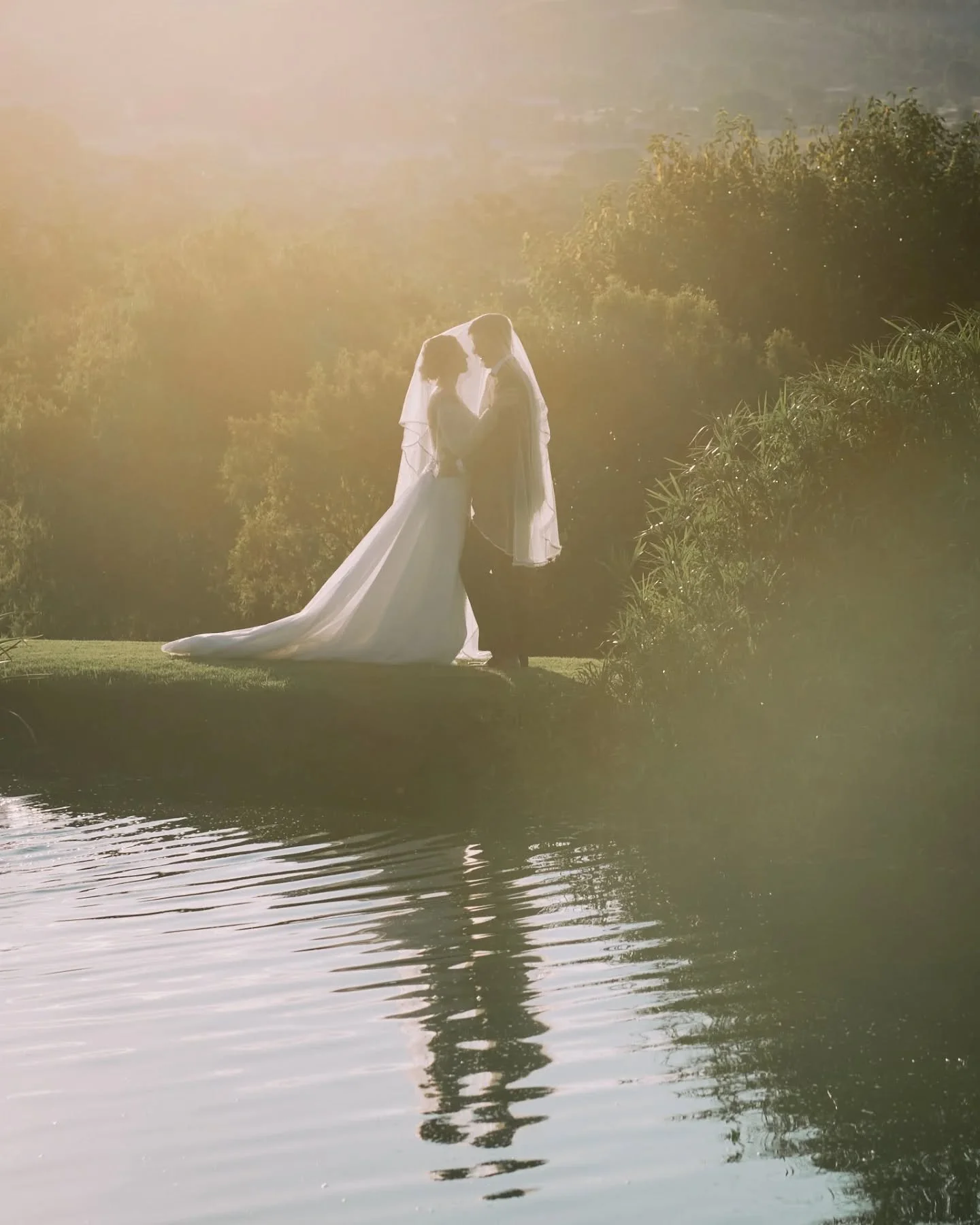 Cara &amp; Hein 🤍
A scorcher @cradle.valley, but the light was pure magic.

A day full of quiet moments, warm love and emotions. 

Congratulations, Mr &amp; Mrs Coetzee ✨

@cara_coetsee17 
@heinrich5025