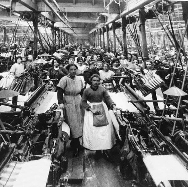 DEEPLY WOVEN &mdash;  I love this image of &lsquo;Millie&rsquo;s&rsquo; (millworkers) at work (Linen Factory in Kirkcaldy by Robert Reid, 1923). 
&bull;
&lsquo;In light of all this unknowing and unravelling and &mdash; perhaps more importantly beyond