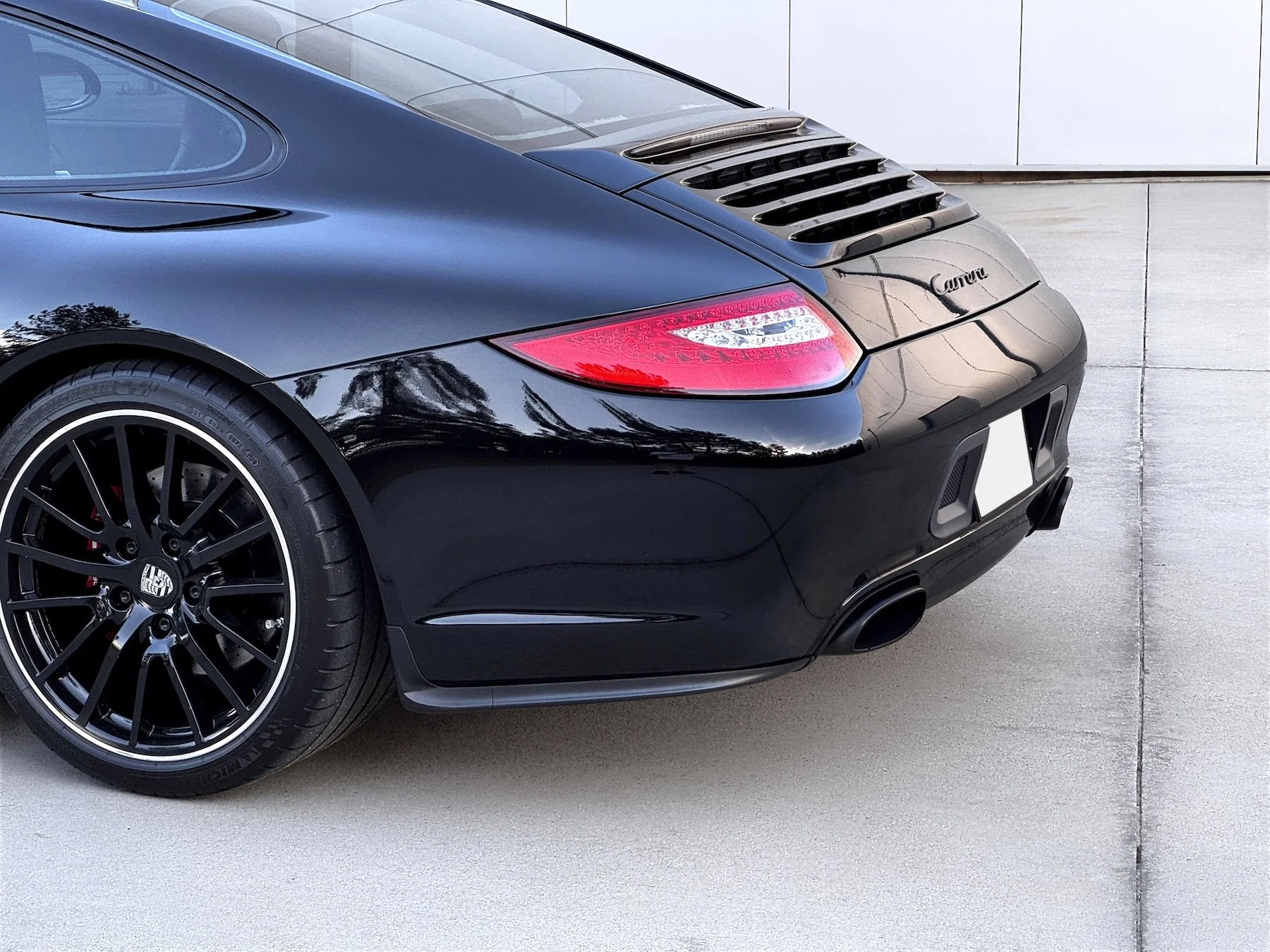 Emc2design 997 Rear Vents a3.jpg