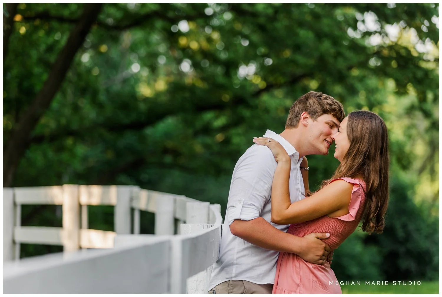 meghan marie studio wedding photographer ohio dayton columbus cincinnati people photog troy tipp city the ohio barn fairborn venue summer sunset farm rustic rural casual_6462.jpg