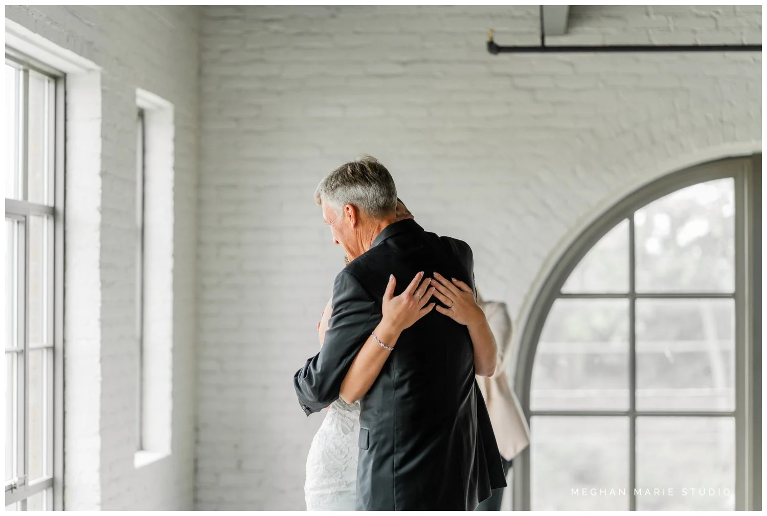 meghan marie studio wedding photographer ohio dayton columbus cincinnati people photog troy tipp city the steam plant corgi terracotta and various shades of pink summer wedding_6570.jpg