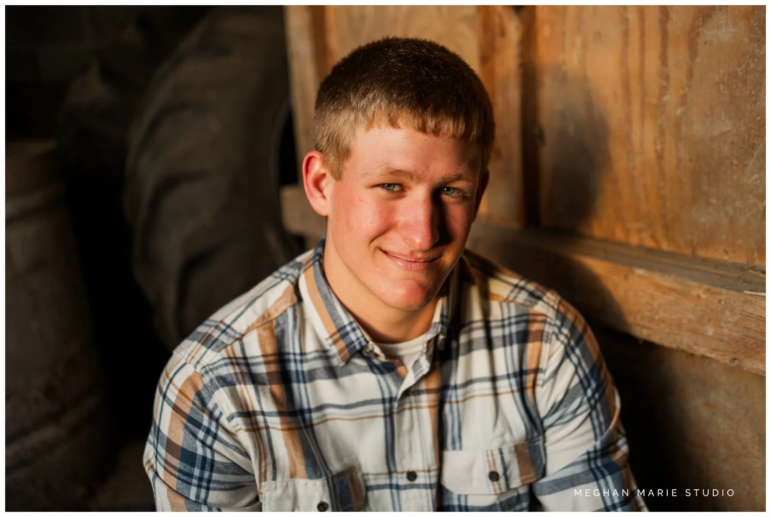 meghan marie studio wedding photographer ohio dayton columbus cincinnati people photog troy tipp city russia versailles senior country farmer farm barn small town tractor_6881.jpg