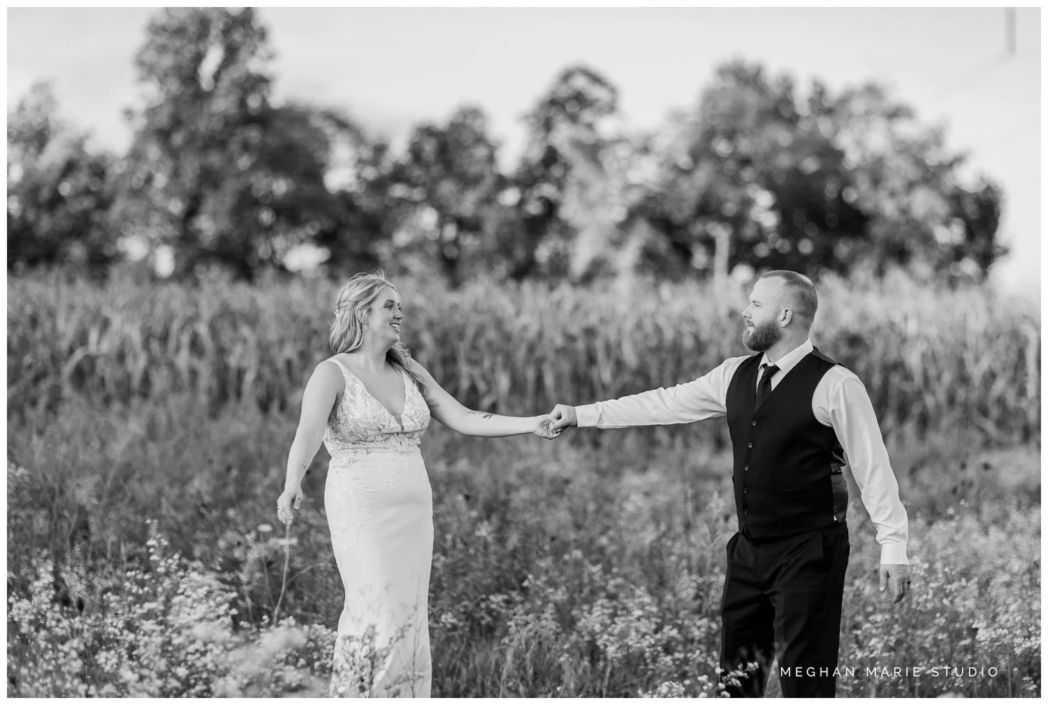 meghan marie studio wedding photographer ohio dayton columbus cincinnati people photog troy tipp city october casstown light on the hill venue family rustic simple casual laid back natural light_7199.jpg