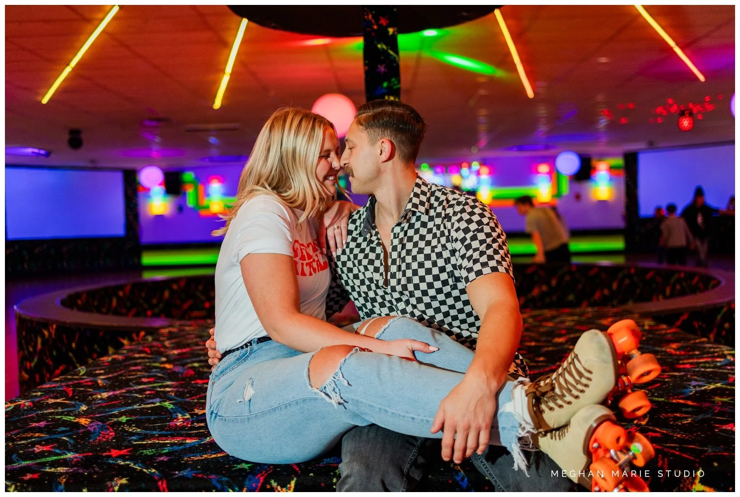 meghan marie studio wedding photographer ohio dayton columbus cincinnati people photog troy tipp city piqua roller skating arcade pizza flash retro fun street parking lot lights disco balls_7246.jpg