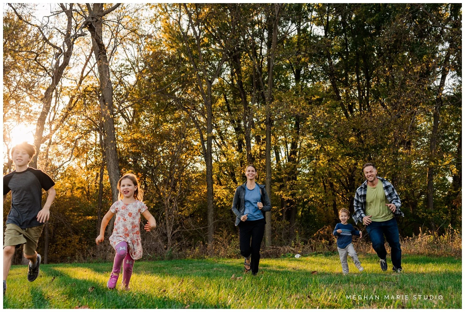 meghan marie studio wedding photographer ohio dayton columbus cincinnati people photog troy tipp city dayton october september fall sunset glow rural autumn family kids babies lifestyle casual easy simple fun playful candid_8574.jpg