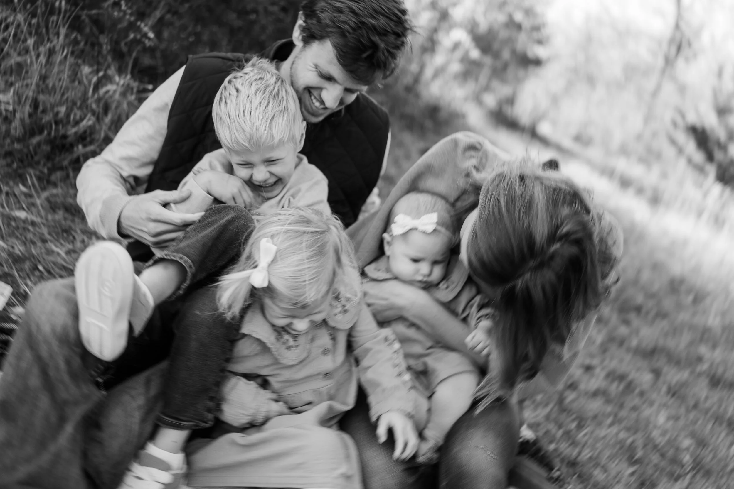 holidayminis-wuebkerfamily-2025-MeghanMarieStudio-18.jpg