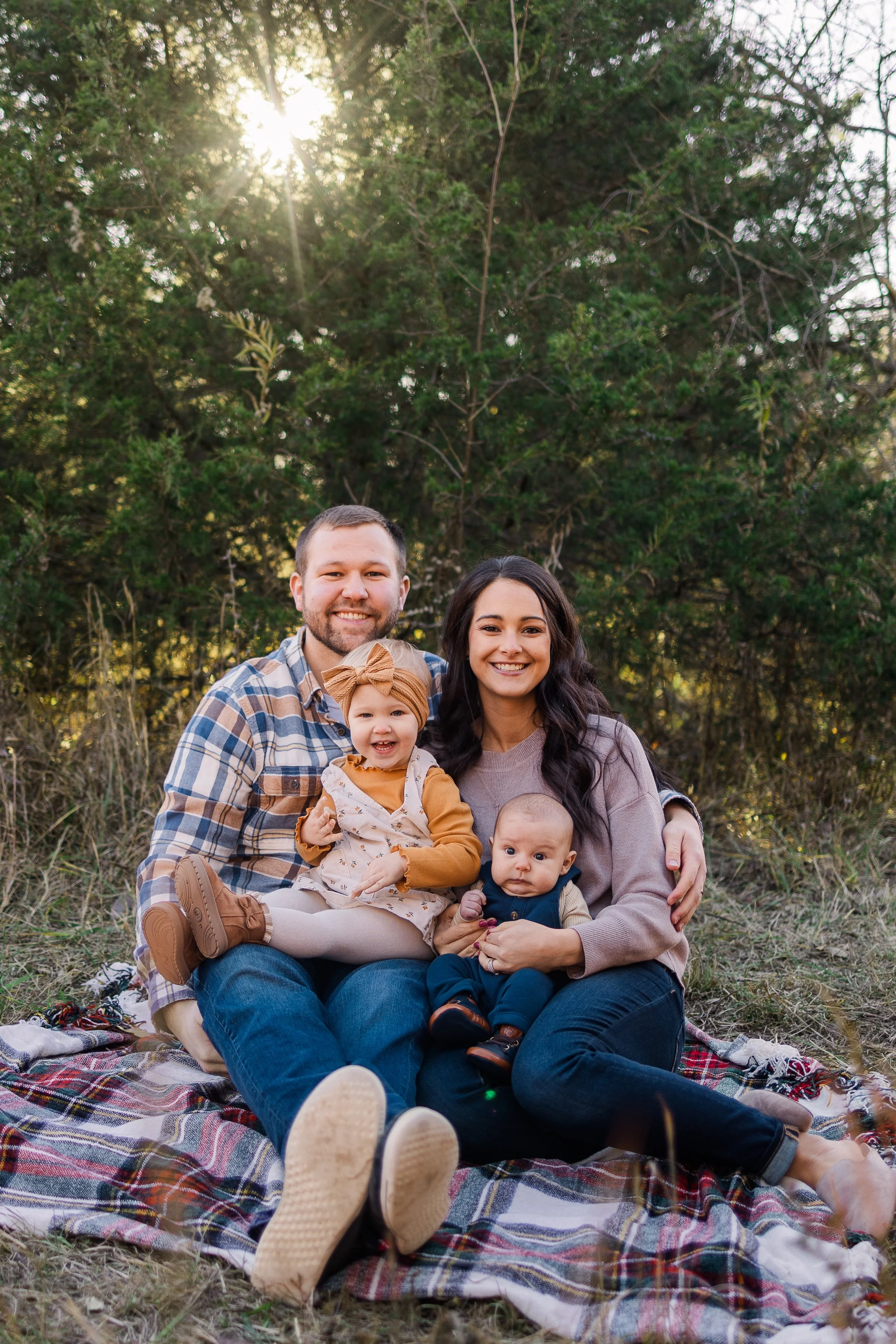 holidayminis-wuebkerfamily-2025-MeghanMarieStudio-24.jpg