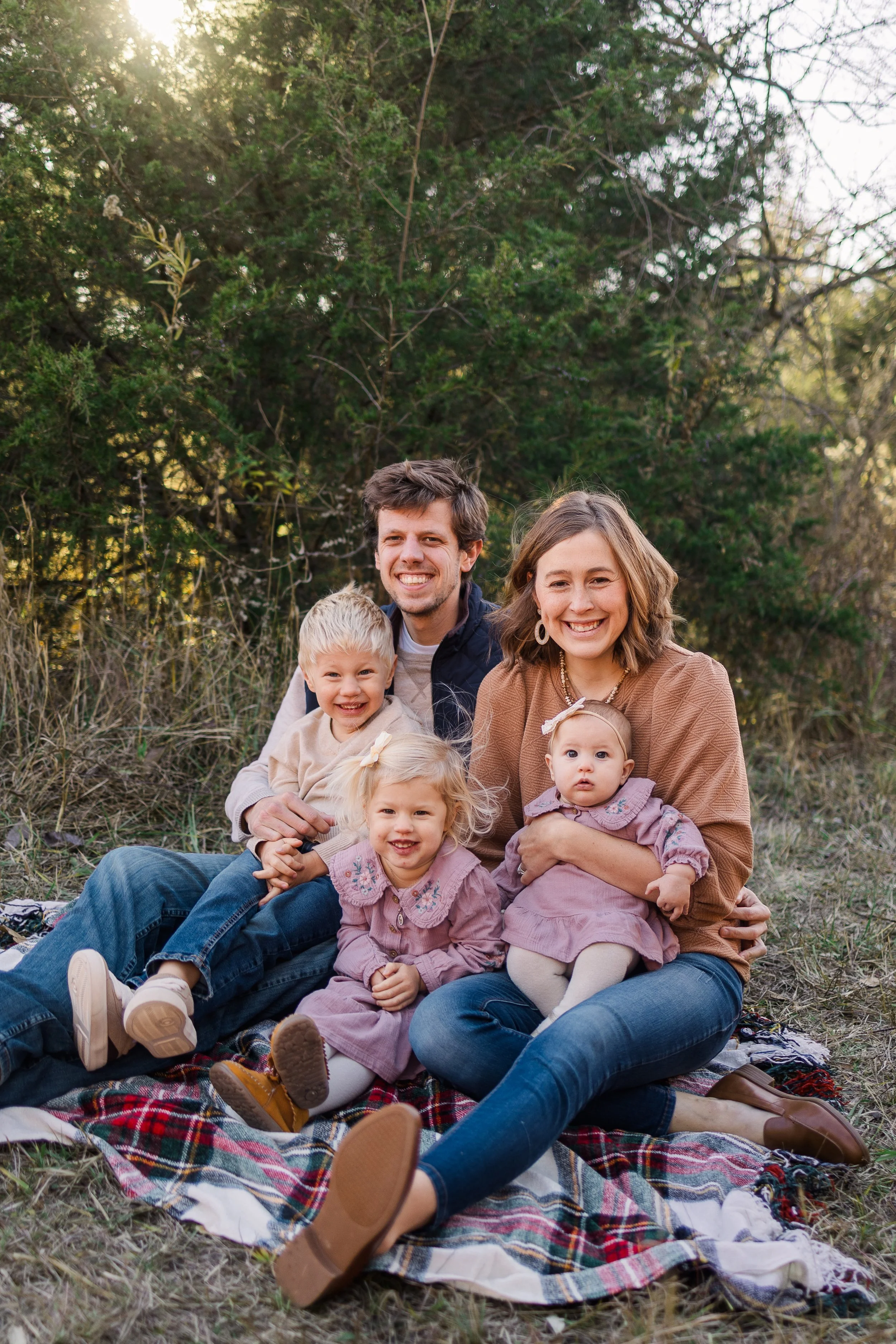 holidayminis-wuebkerfamily-2025-MeghanMarieStudio-10.jpg