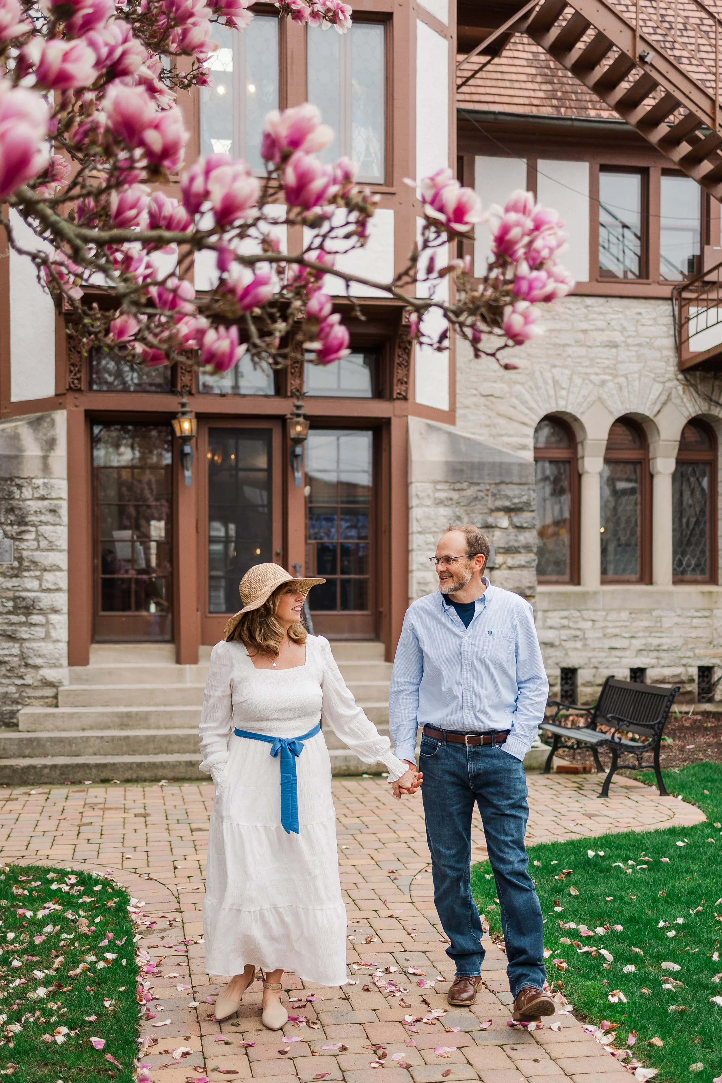 dayton-photographers-engagement-museum.jpg