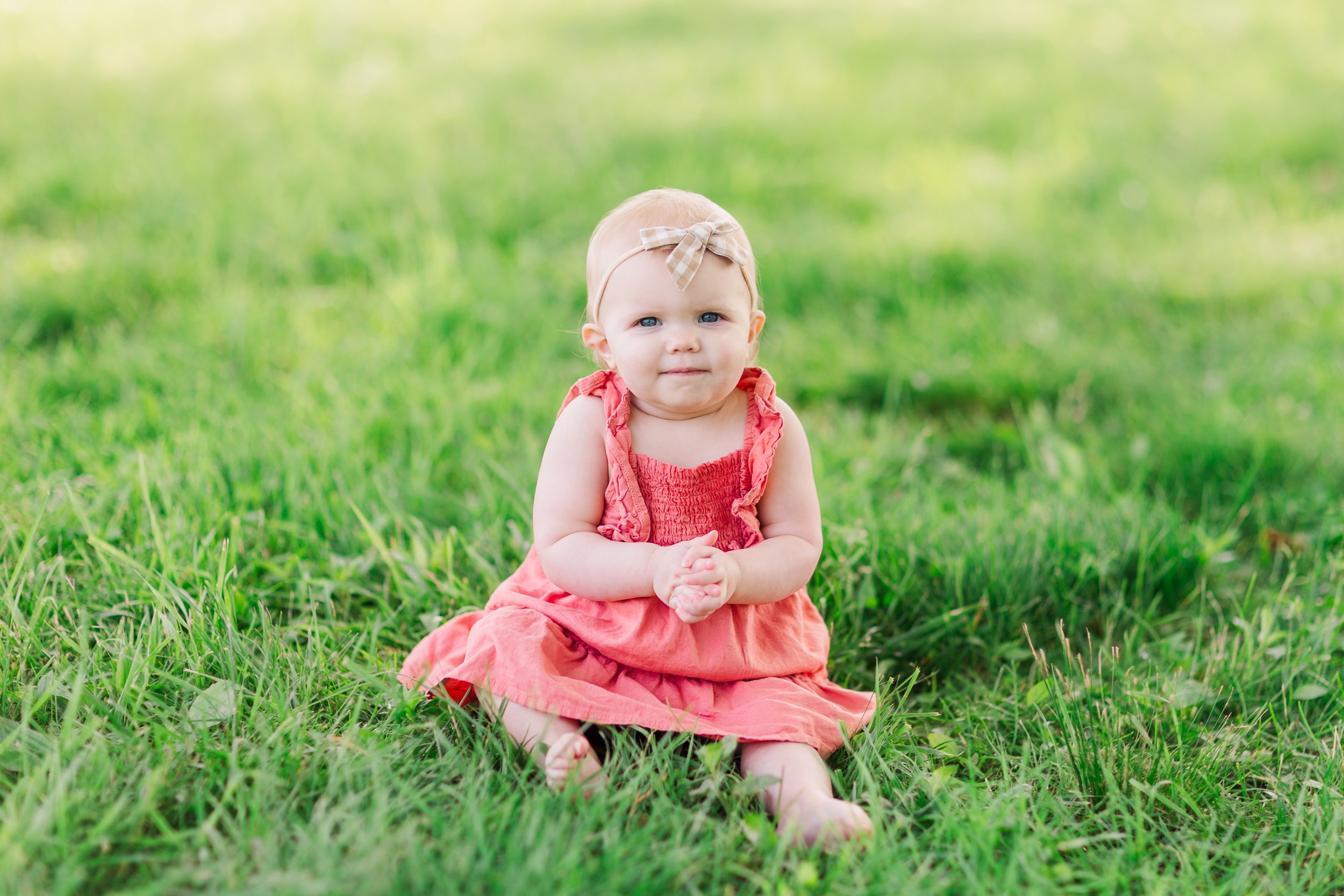 baby-newborn-milestone-family-photos-ohio.jpg