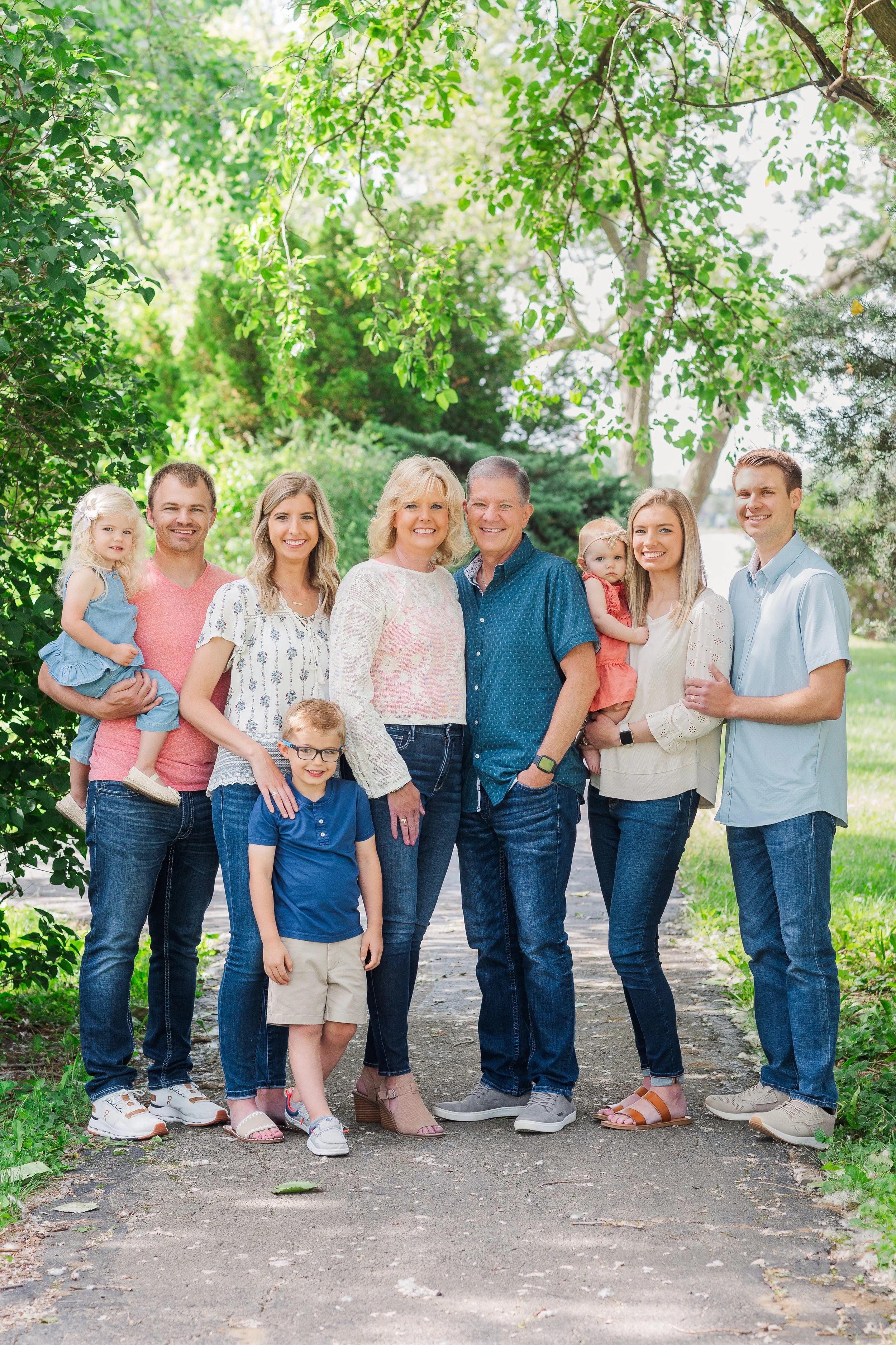 spring-may-family-photos-outdoors-dayton.jpg