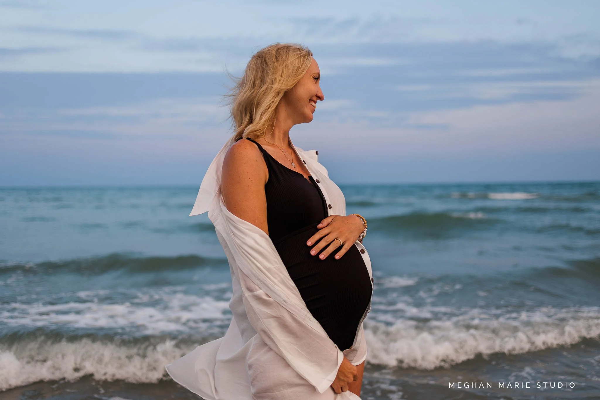 beach-maternity-water-portraits.jpeg