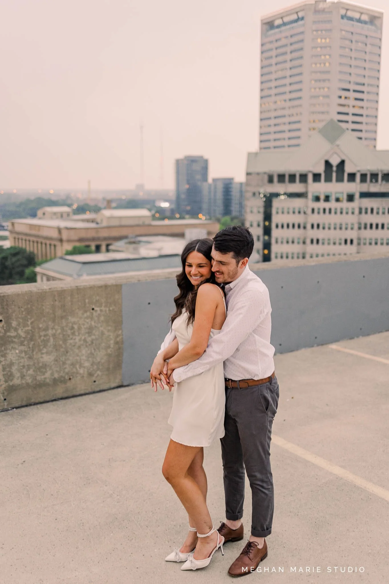 columbus-engagement-photographers-roof-top.jpg