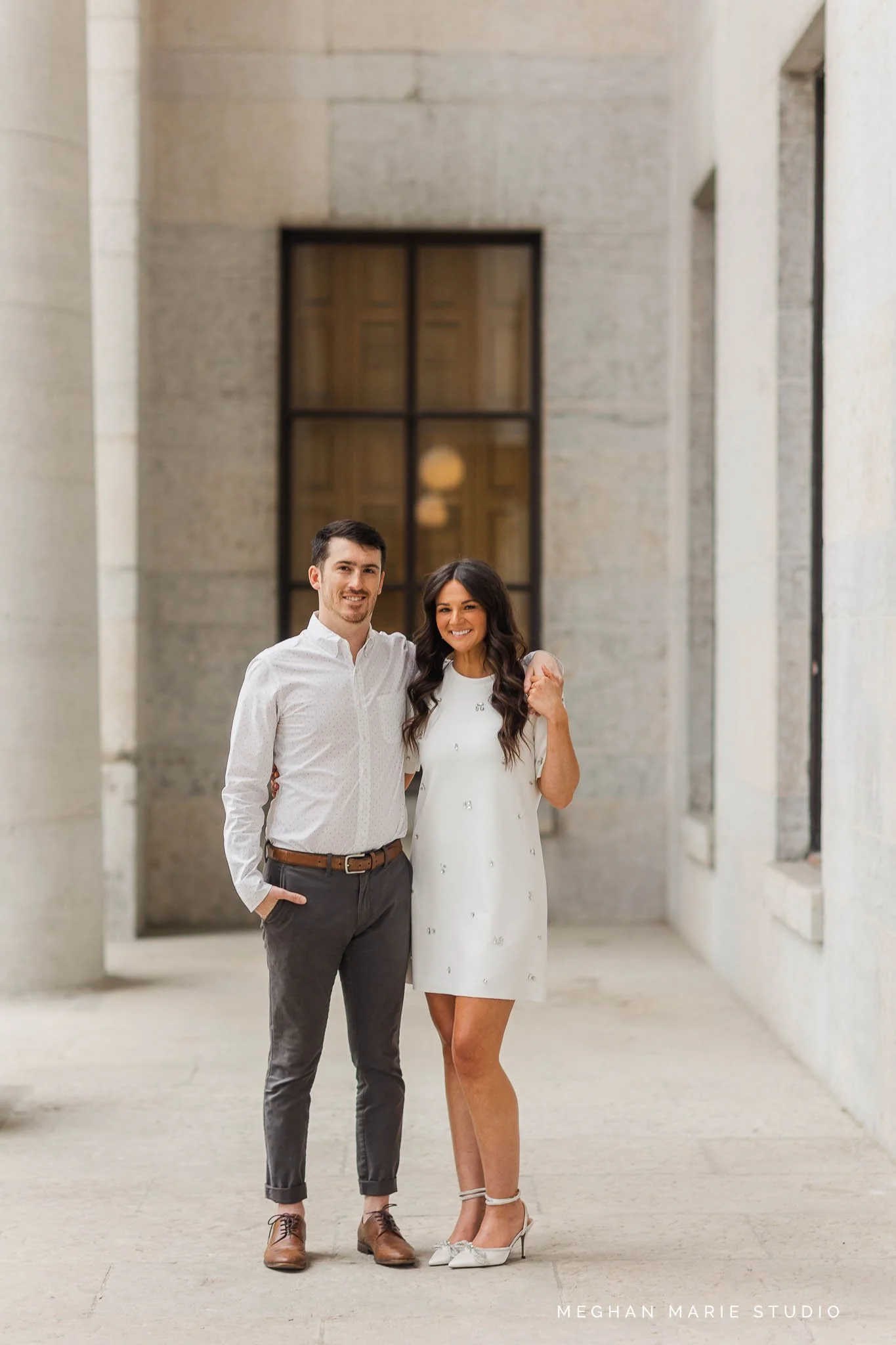 ohio-state-house-columbus-couple-photographers.jpg