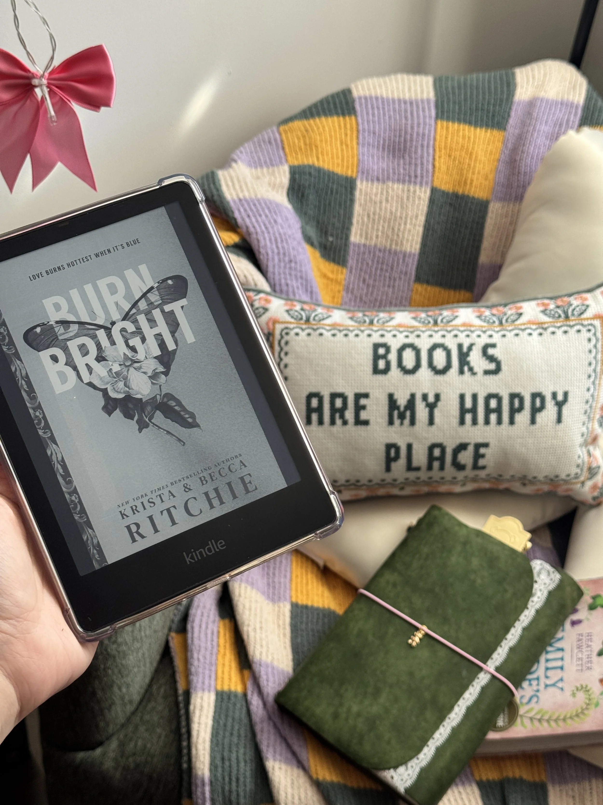 Review: Burn Bright by Krista Ritchie &amp; Becca Ritchie