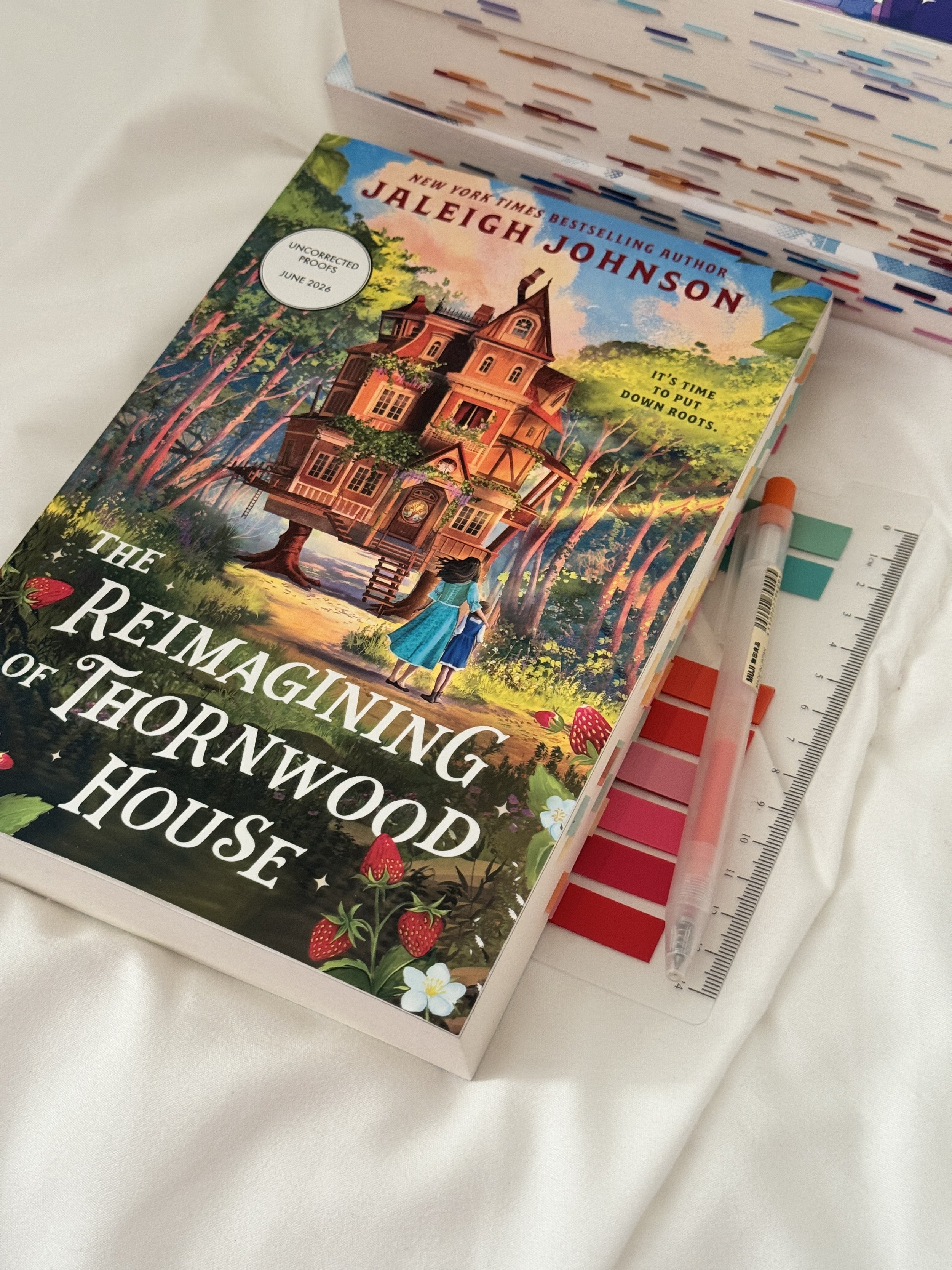 ARC Review: The Reimagining of Thornwood House by Jaleigh Johnson