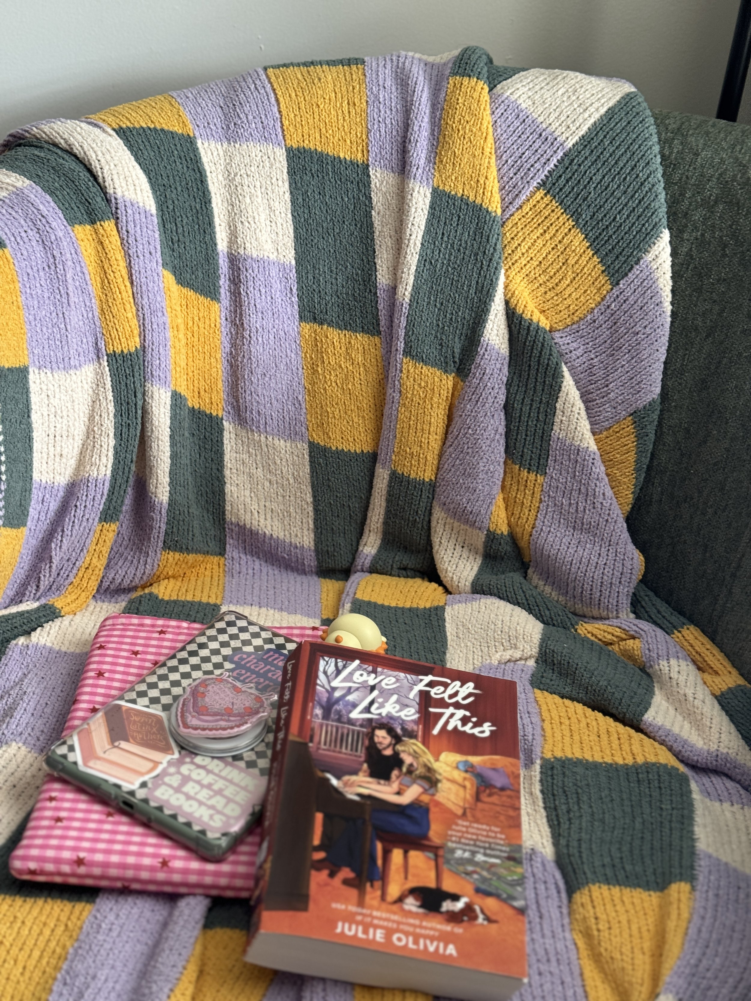 ARC Review: Love Felt Like This by Julie Olivia