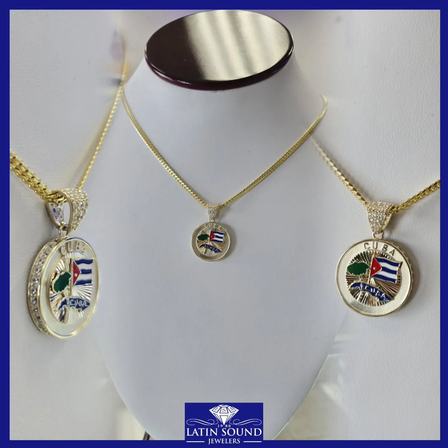 Beautifully crafted 14-karat gold charm featuring the island of Cuba.

Encantador dije de oro de 14 quilates con el dise&ntilde;o de la isla de Cuba.

#LatinSoundJewelers