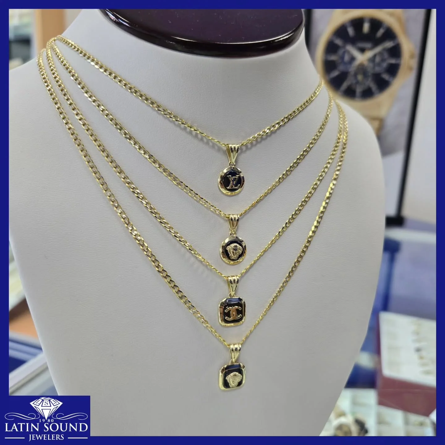 At Latin Sound Jewelers, tradition, luxury, and unbeatable prices await you.
💎
En Latin Sound Jewelers, tradici&oacute;n, lujo y precios incomparables te esperan.

#latinsoundjewelers
