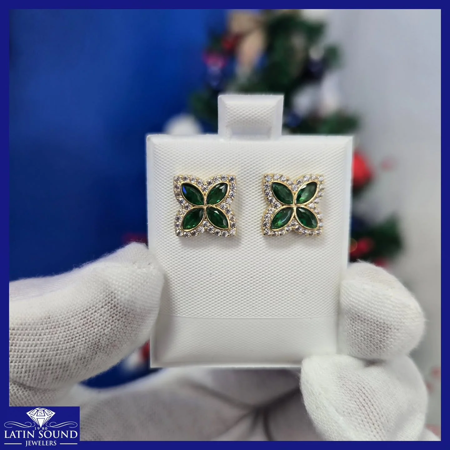 At Latin Sound Jewelers, tradition, luxury, and unbeatable prices await you.
💎
En Latin Sound Jewelers, tradici&oacute;n, lujo y precios incomparables te esperan. 

#latinsoundjewelers