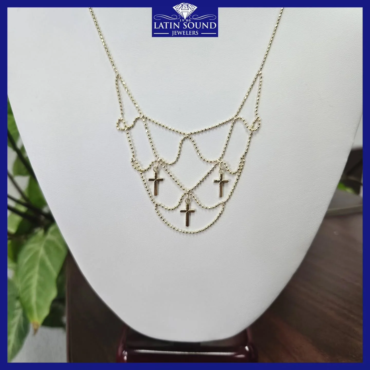 You still have plenty of time to find the perfect gift at Latin Sound Jewelers, come by and let us help you choose something unforgettable.
💎
Todav&iacute;a tienes tiempo de sobra para encontrar el regalo perfecto en Latin Sound Jewelers, ven y d&ea