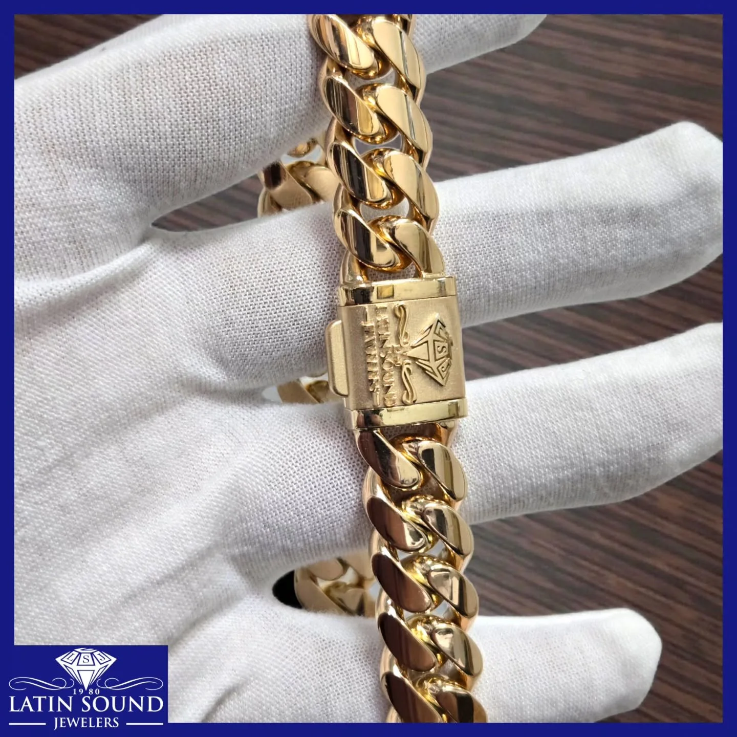 Even with gold prices reaching record highs, it remains one of the smartest investments. Over the long term, your money stays secure and continues to grow in value.
💎🪙💎🪙💎🪙💎🪙💎
Aunque el precio del oro est&eacute; subiendo como nunca, sigue si