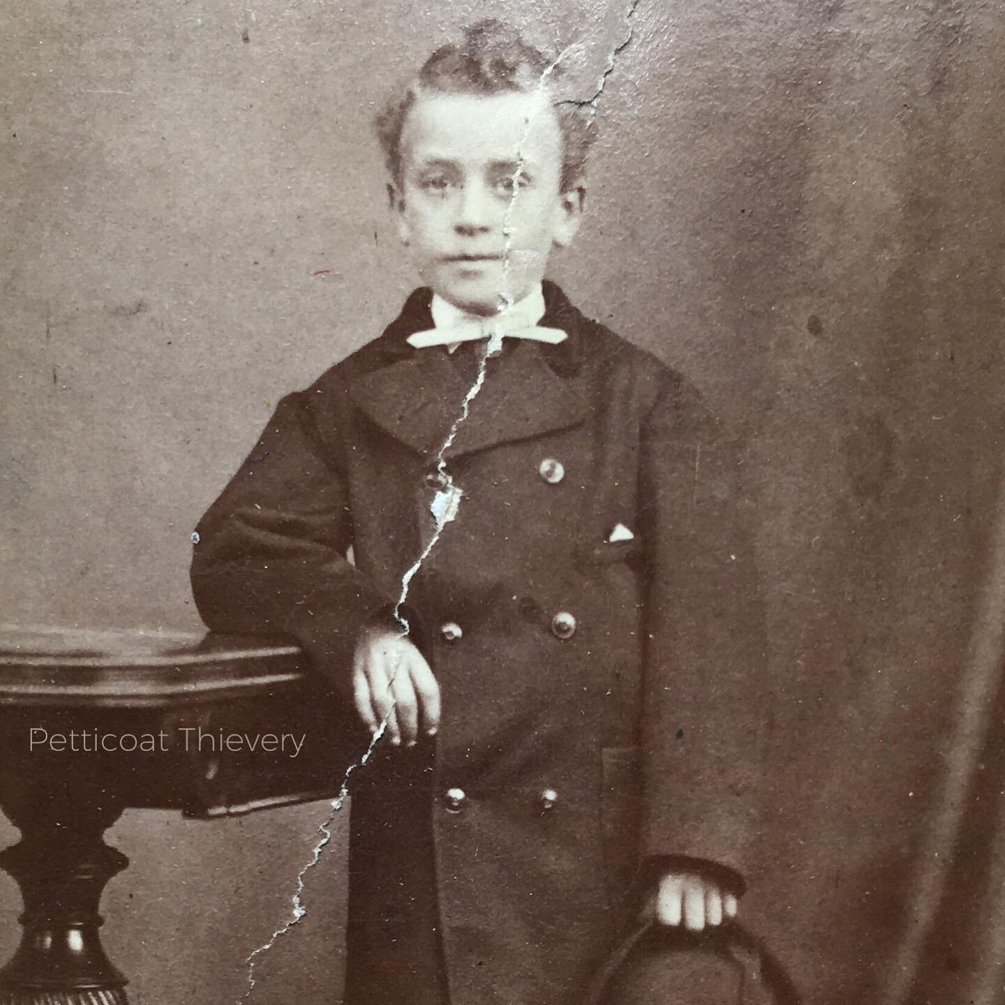 Dapper young lad. Check out the bow tie, the slightly oversized double-breasted overcoat with pocket square, and those striped socks 
.
.
.
.
Circa mid- to late-nineteenth century
.
.
.
#vintage #vintagefashion #vintagestyle #vintagephotography #phot