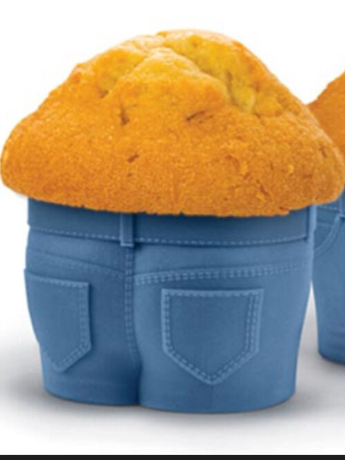 Lolo's muffin top (dramatic reenactment)