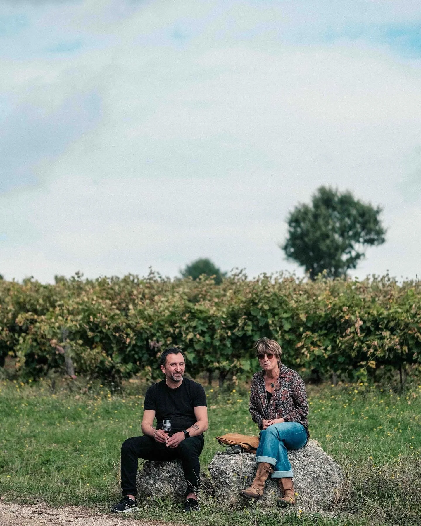 Voici Giorgi de #georgia 🇬🇪 habituellement @lesaccrevin_fr dans le 19ème à Paris. Je l’ai rencontré pendant le voyage cavistes à #gaillac organisé par @touslescavistes_ “il n’y a pas beaucoup de