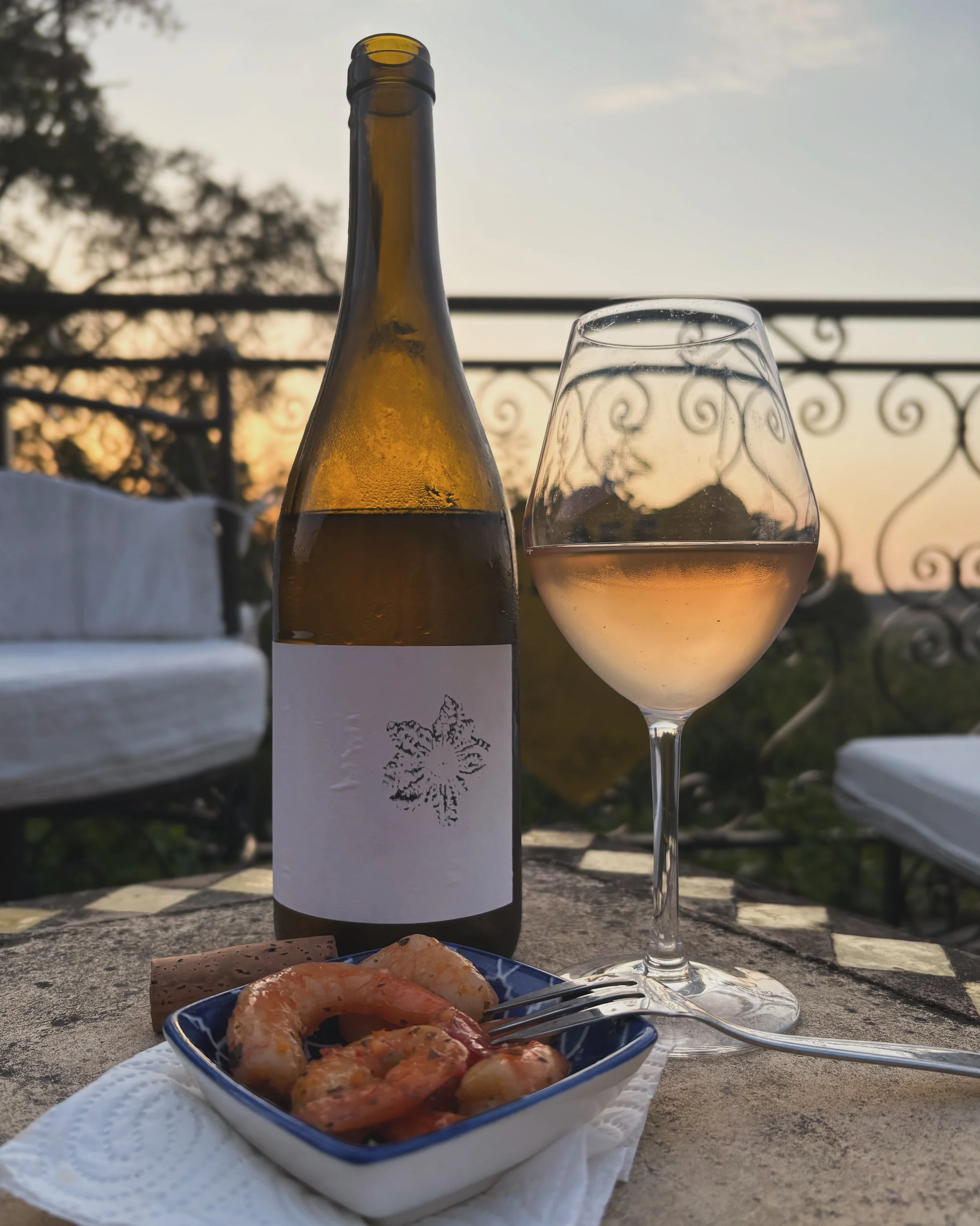 Estrementida 2025 🌑✨ &ndash; a rare and precious #BlancDeNoirs @marcfrayssevigneron in the #Marcillac region of the Aveyron.

Palest, almost translucent pink, barely there, like a gris (like the colour of the wine on the cover of my export portfolio