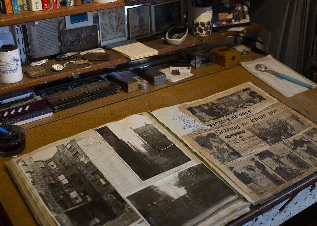 AlasdairGrayArchive_02.jpg