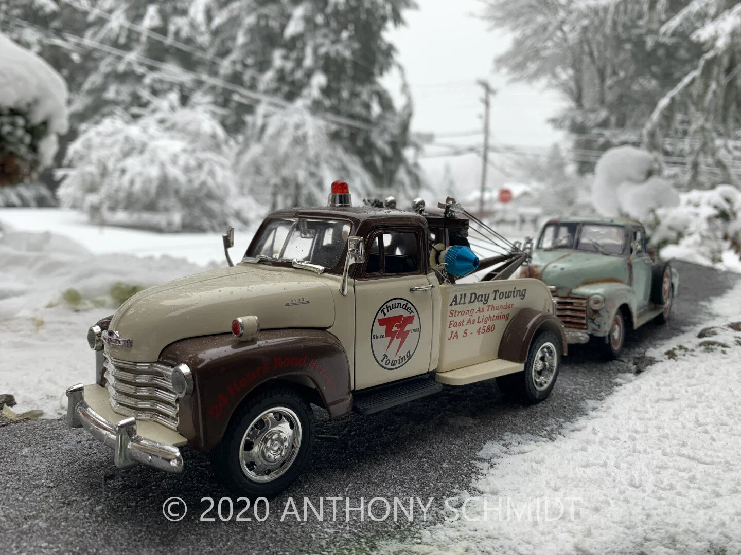 Tan53Chevy3100Towtruck.jpg