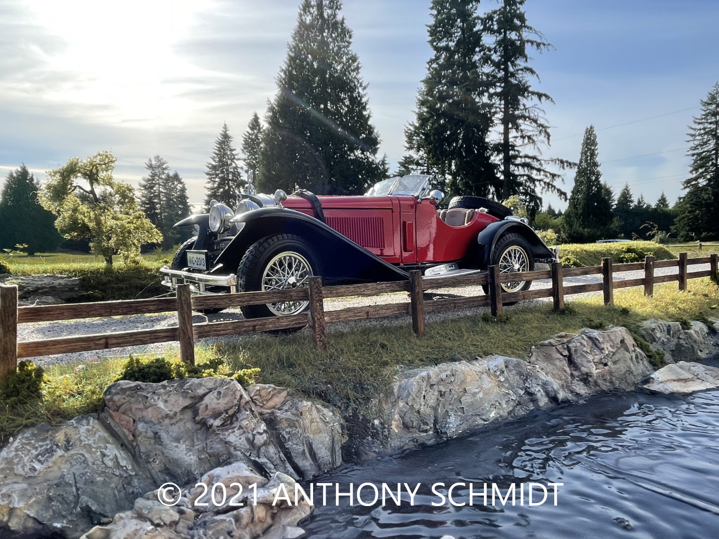1931 Mercedes Benz by the river.png