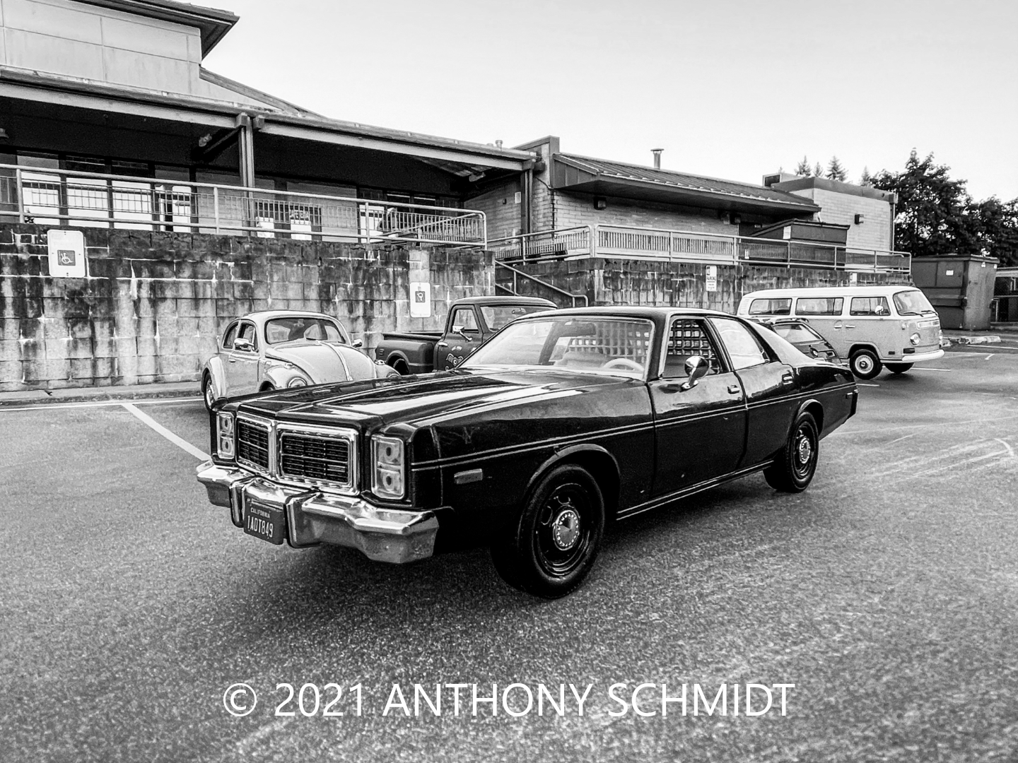 1977 Dodge Monaco 2.png