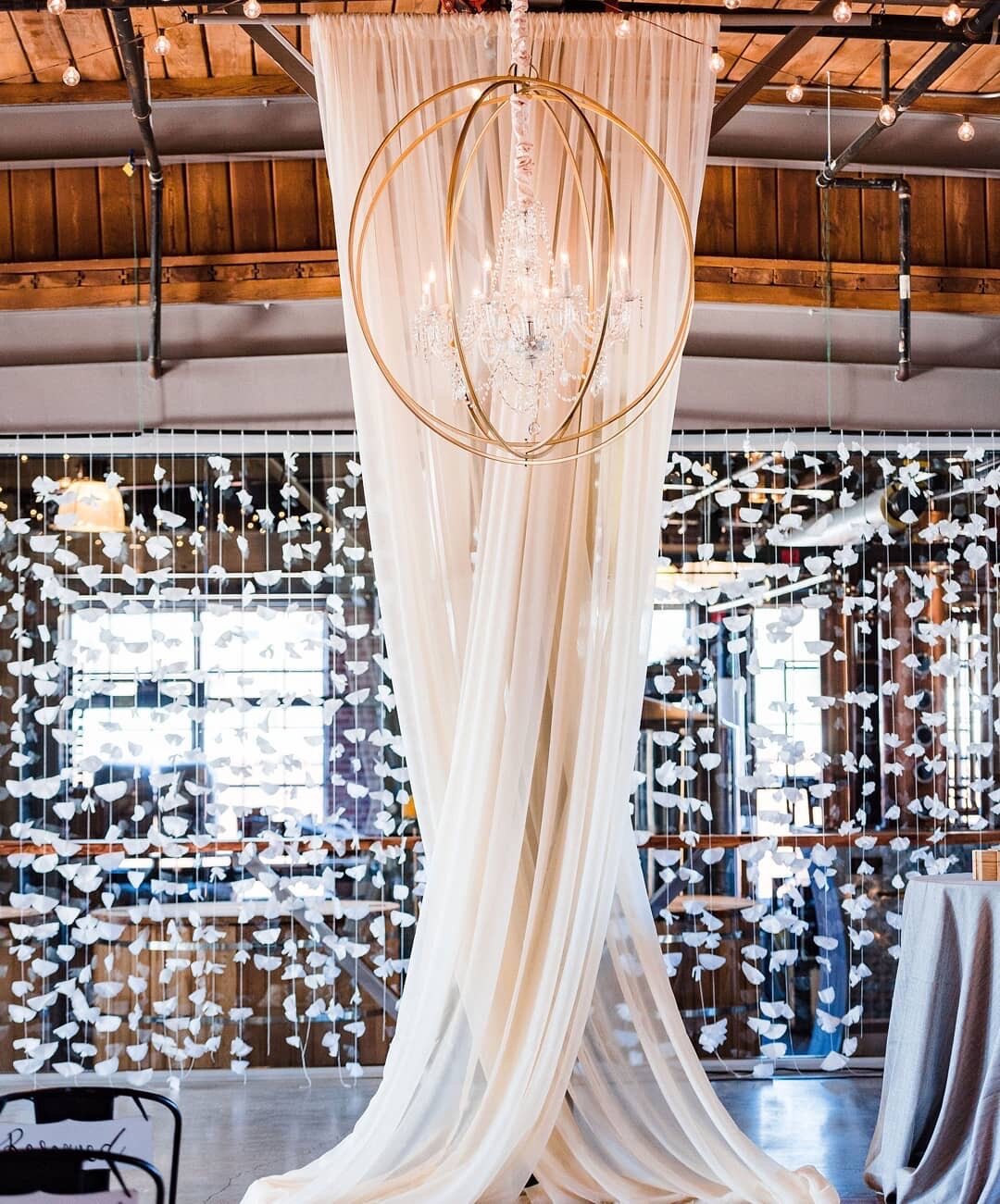 Decor: Get Lit Lighting &amp; American Party Rentals. Photography: Kivus and Camera