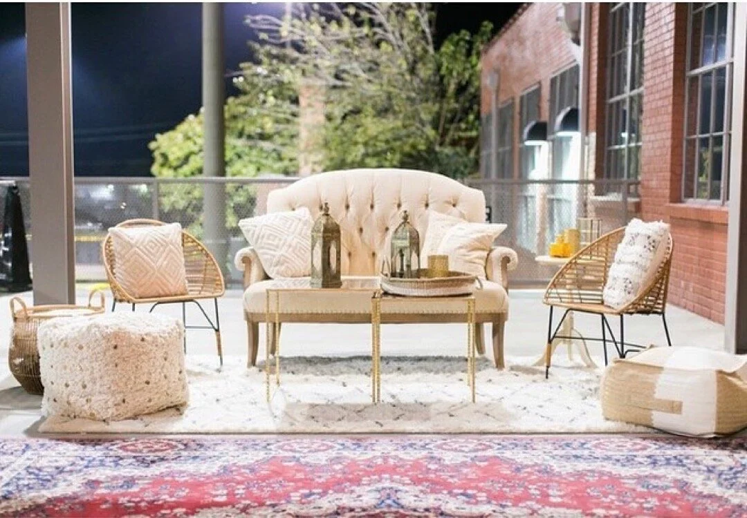 Lounge: Greenhouse Picker Sisters