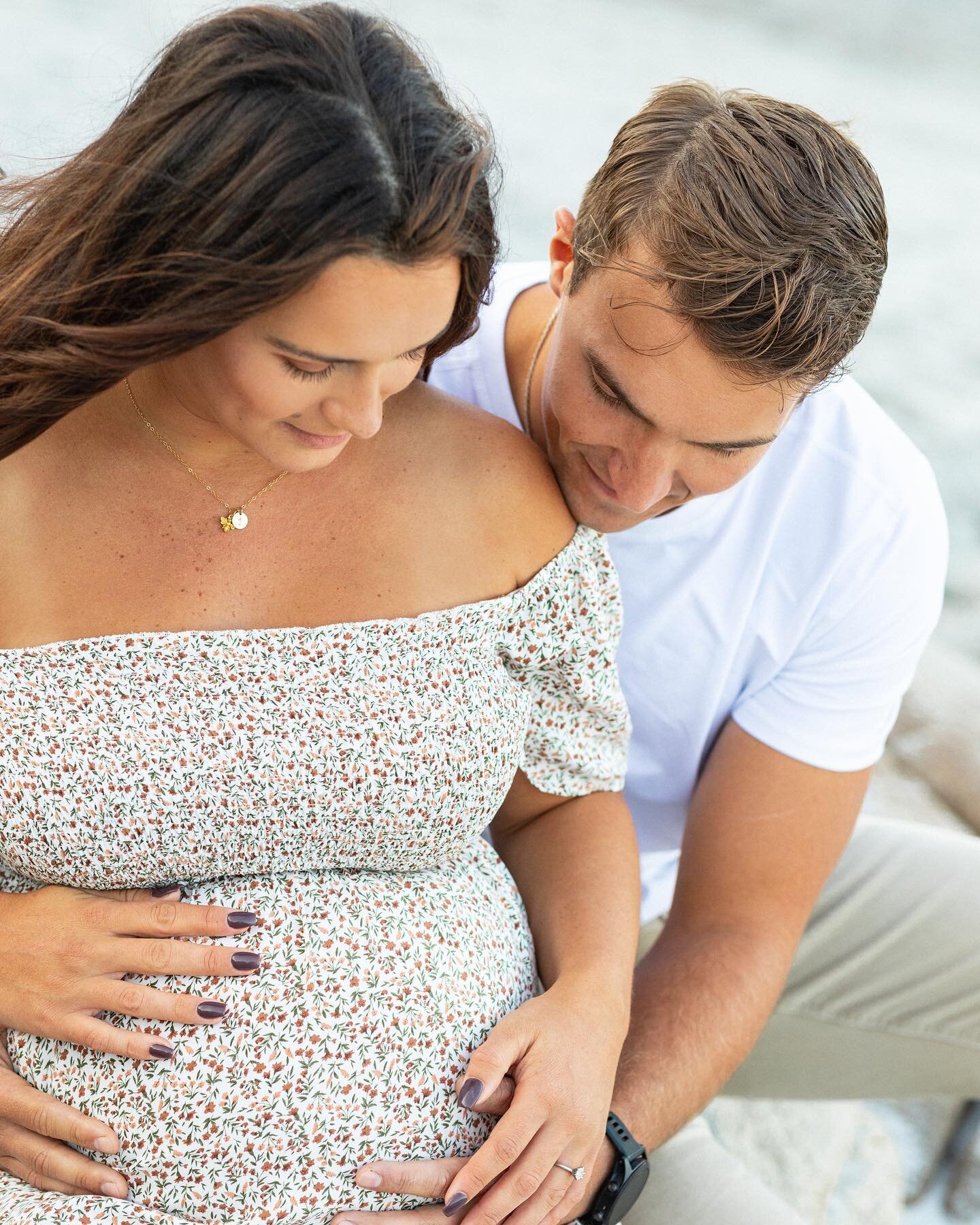 I know it&rsquo;s October but I needed to have this maternity beach session on my grid 😍 So excited for these two to become parents! 
.
.
.
.
.
.
.
#newhampshirenewbornphotographer 
#nhmaternityphotographer #mamaternityphotographer #newhampshirebaby