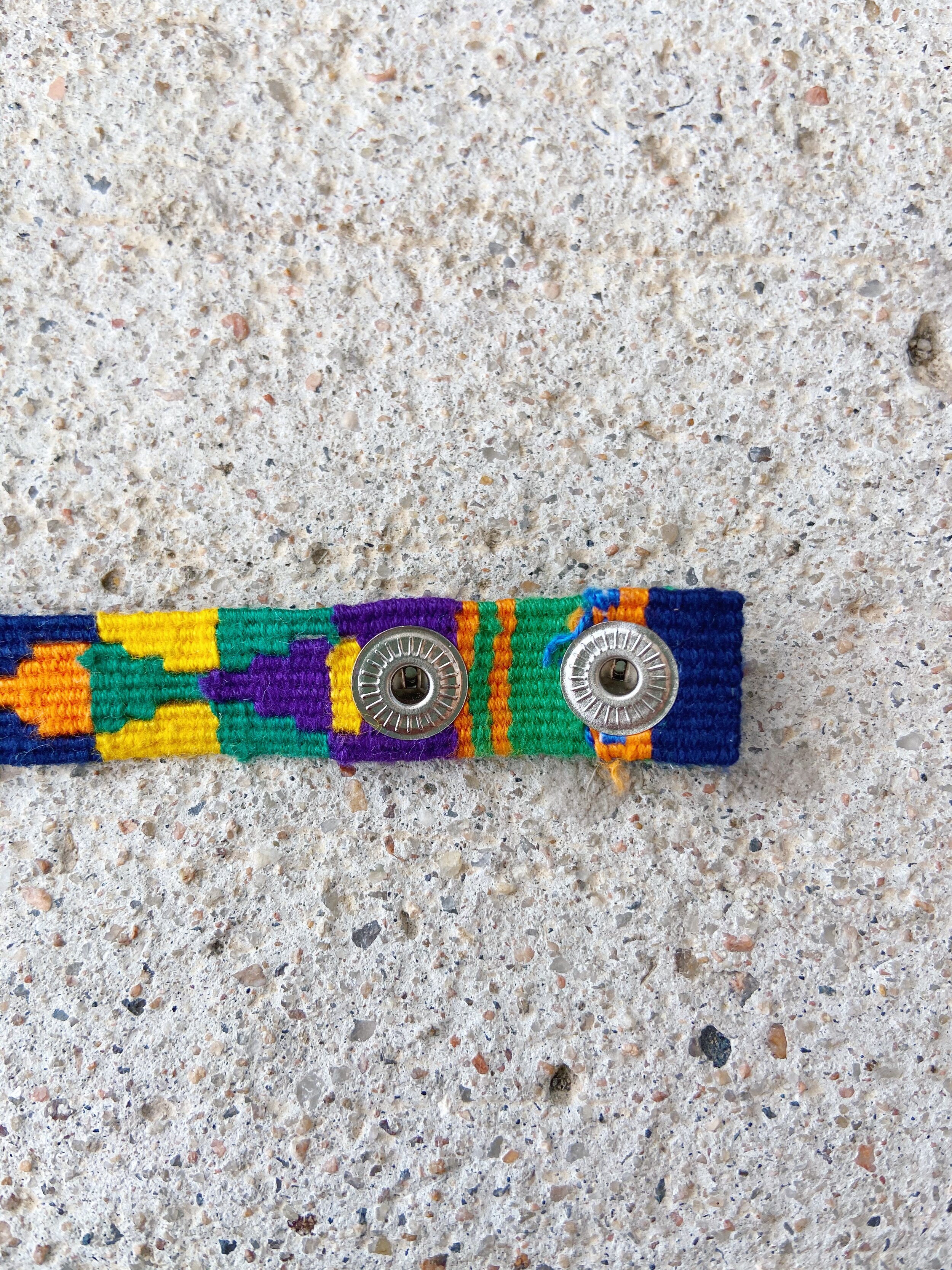 Rainbow Cinta Friendship Bracelet, Mayan Hands, snap detail