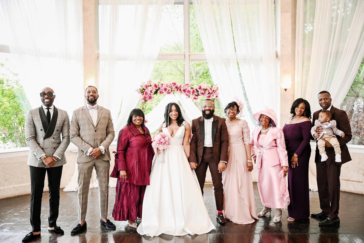 Family
🤎🤎🤵🏾&zwj;♂️👰🏽&zwj;♀️💒
📸 @jeffandmollie 

#TheBrownWedding 🤎🤵🏾&zwj;♂️👰🏽&zwj;♀️