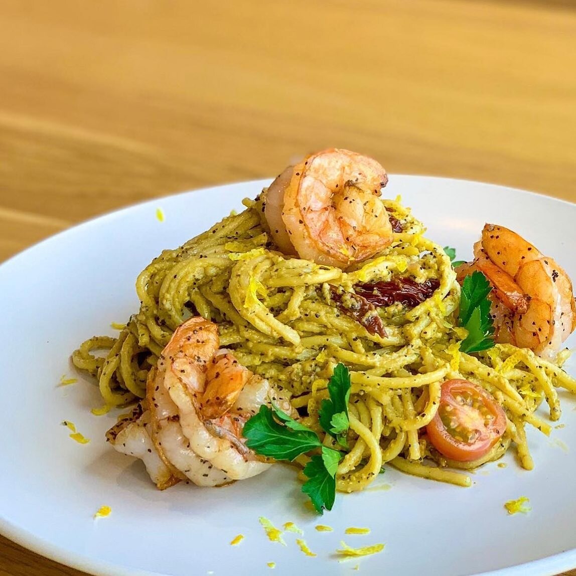 Need dinner plans?  Our Shrimp Bucatini Pasta with house made lemon pepper pesto is waiting. 

#lakearrowhead